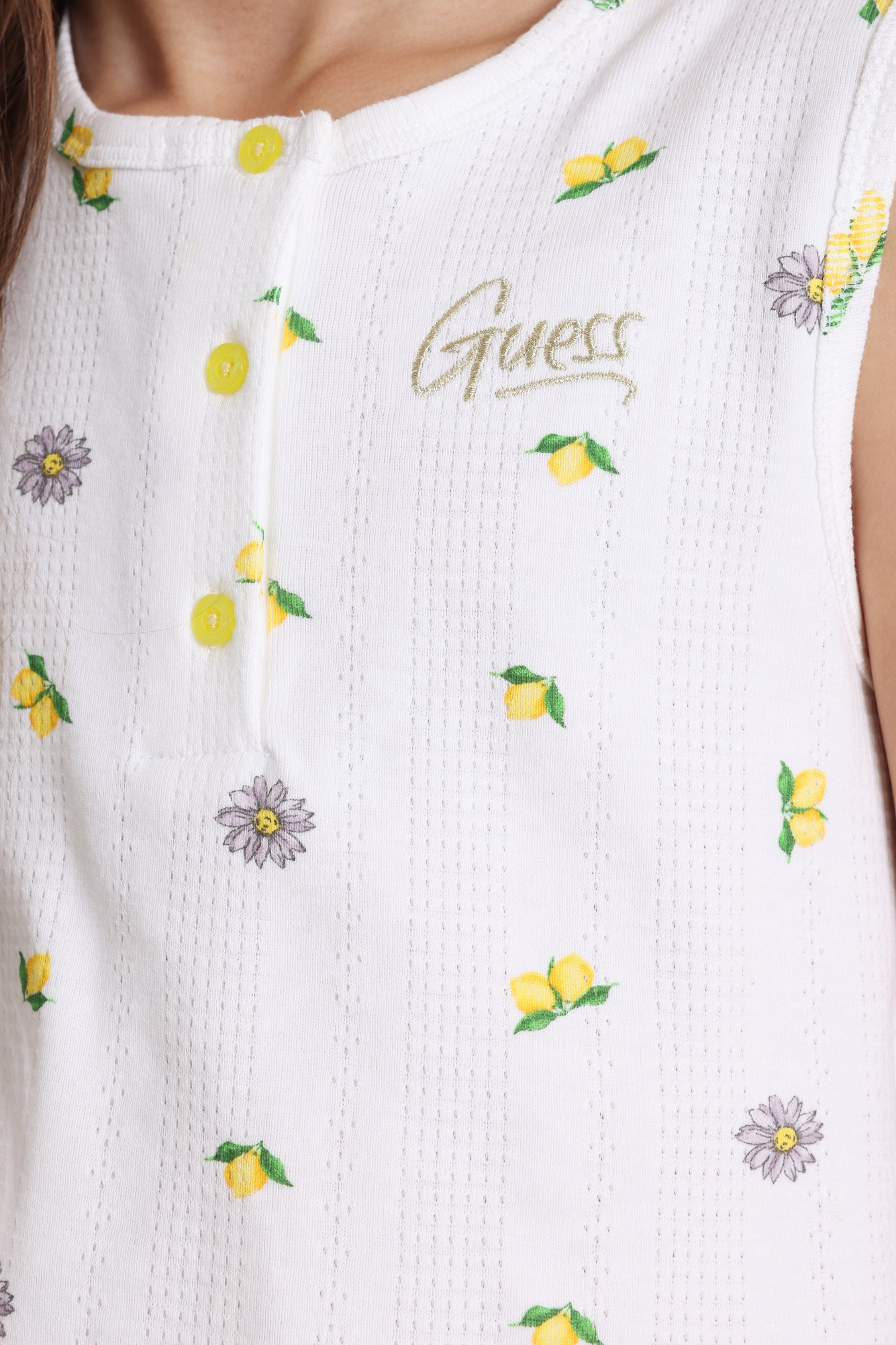 Crop Top mit Lochmuster - White