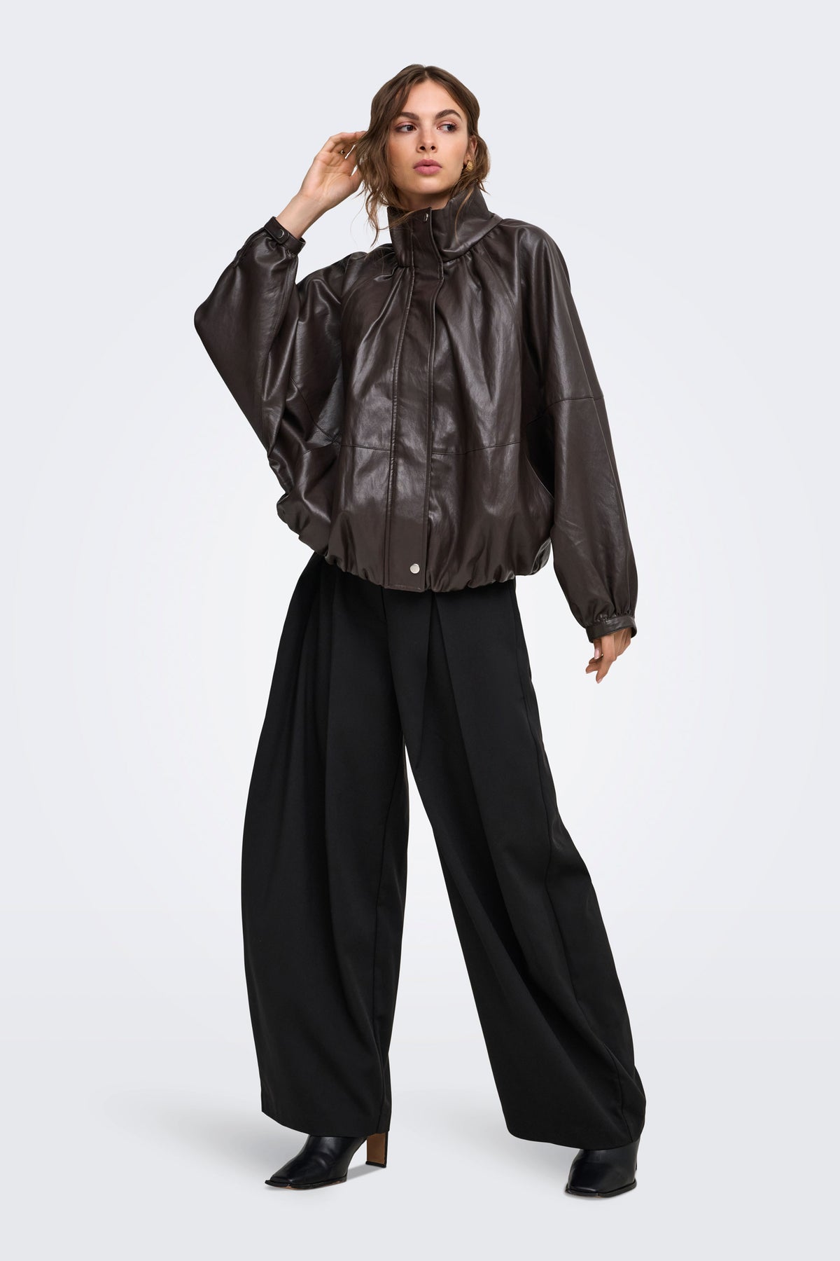 ONLYASMINE barrel fit trousers in L32 fabric - Black