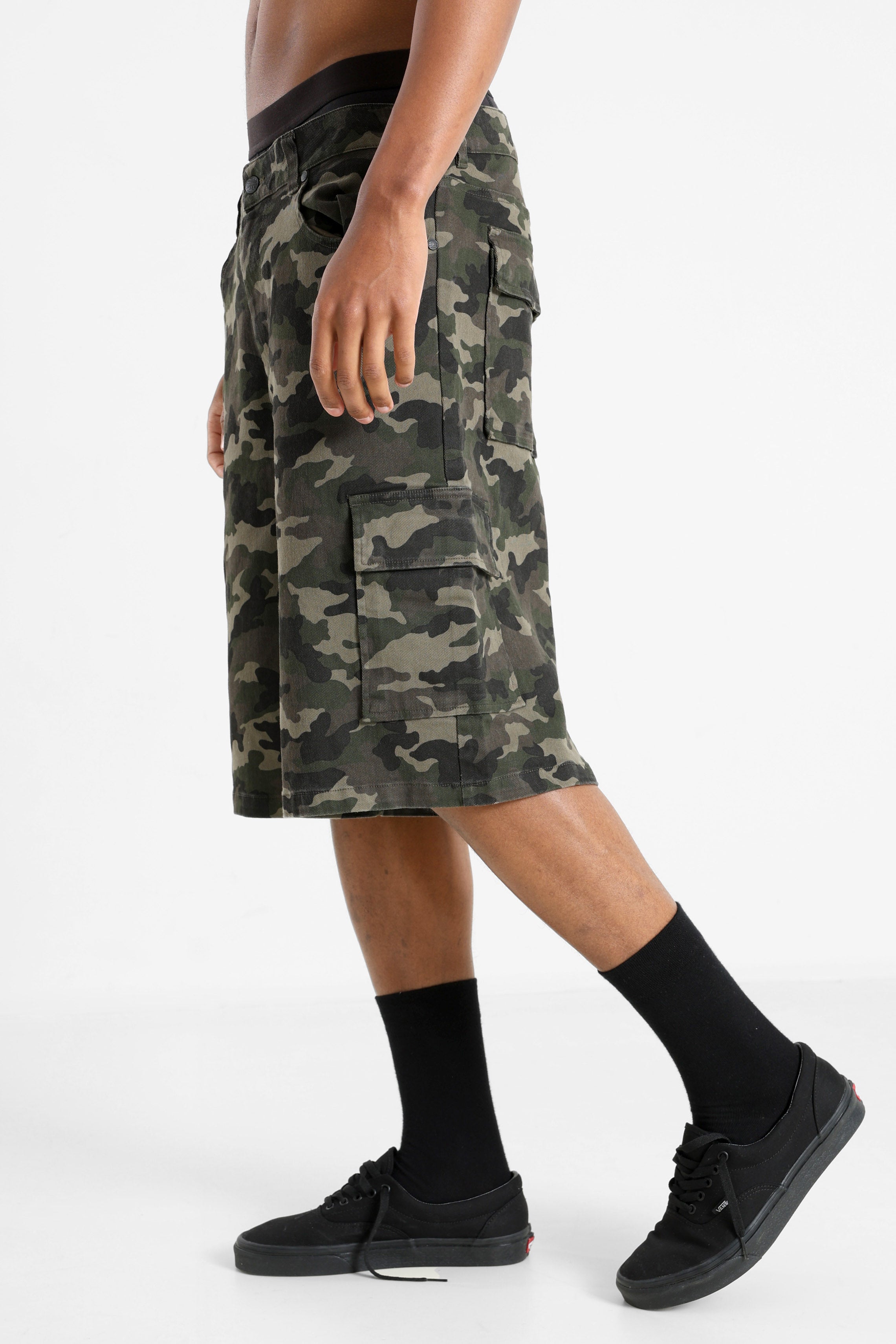 Cargo Bermuda shorts in fabric - Vert Camouflage