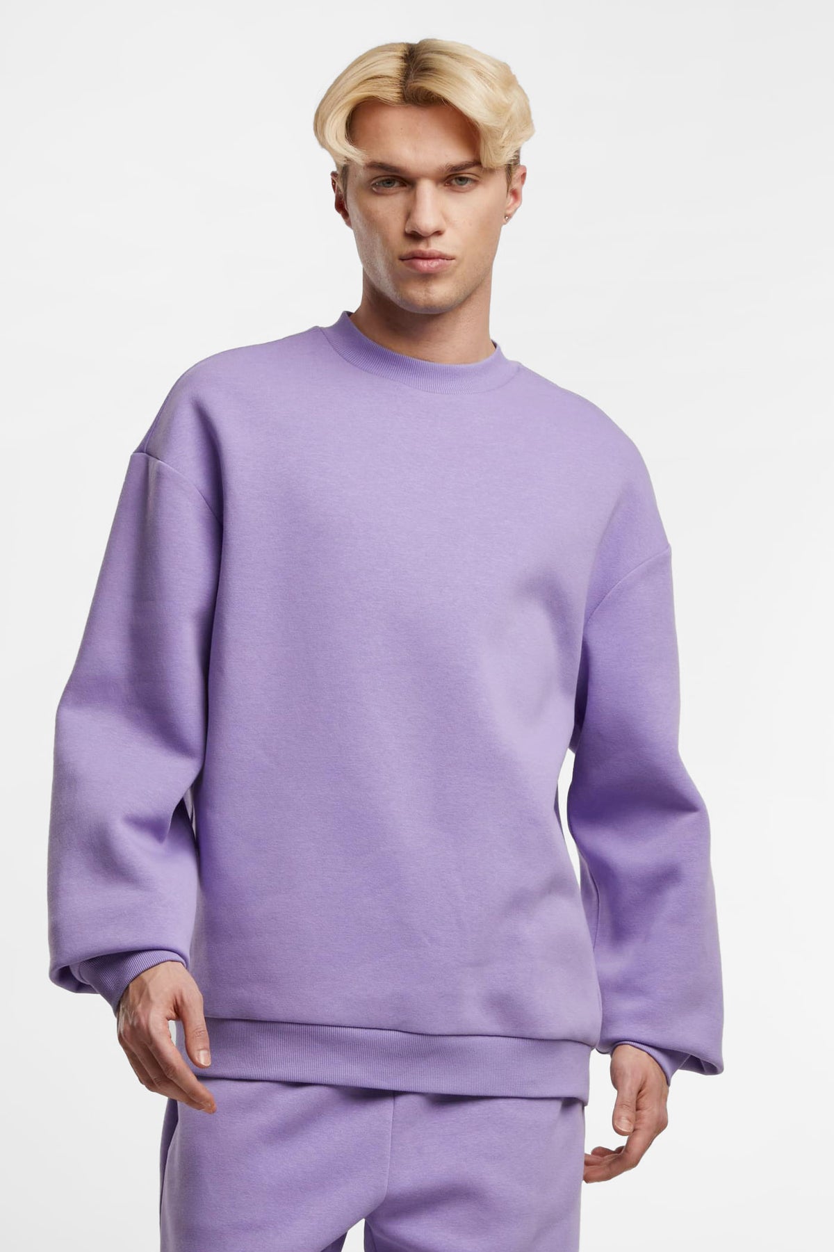 Fluffy sweatshirt - Electriclilac