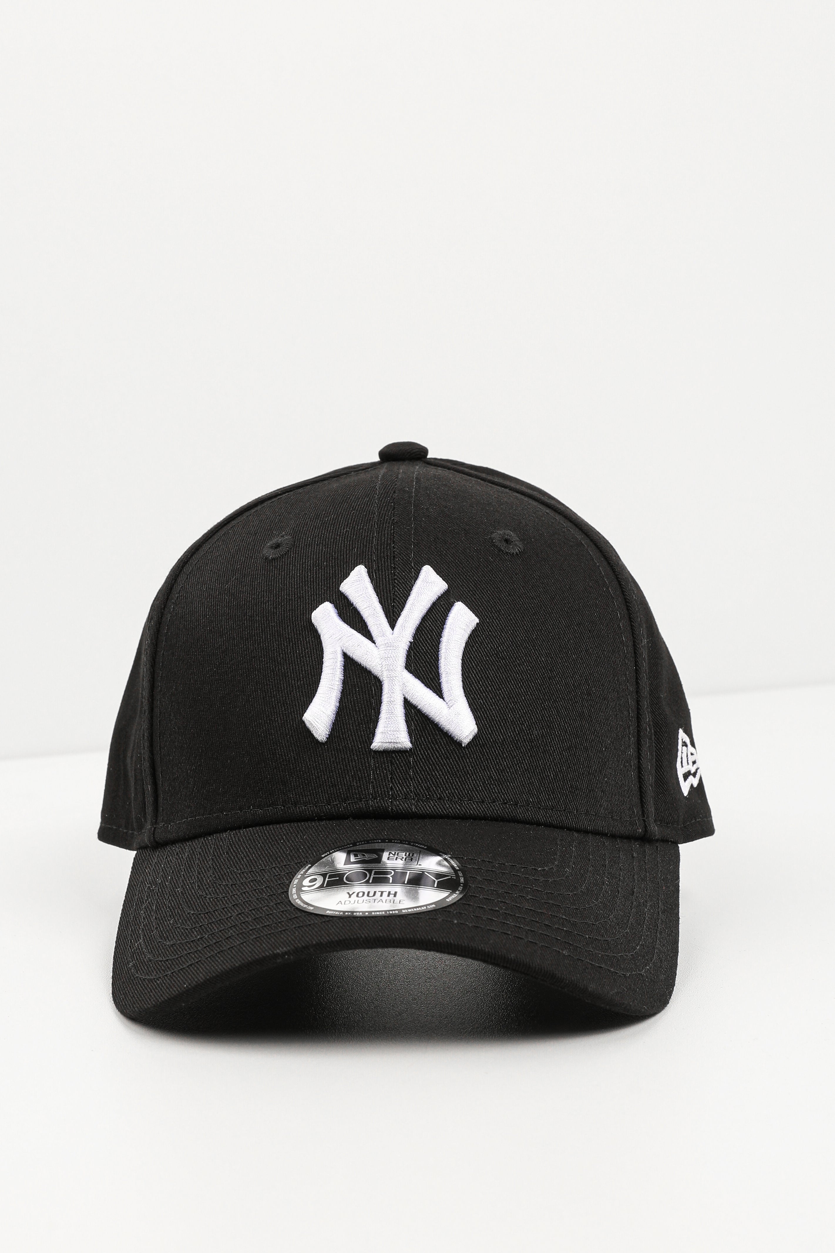 9Forty Cap / Strapback - Nero + Bianco