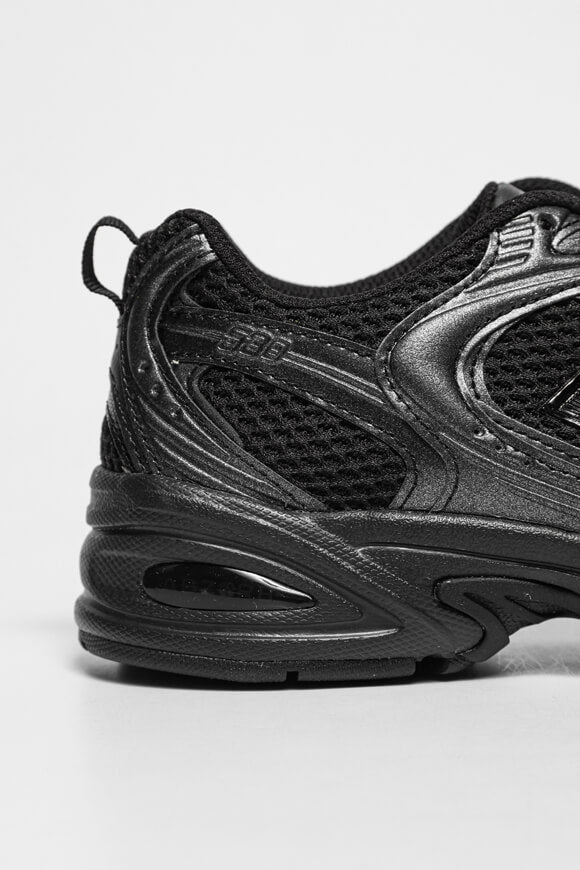 MR530 Sneaker - Black