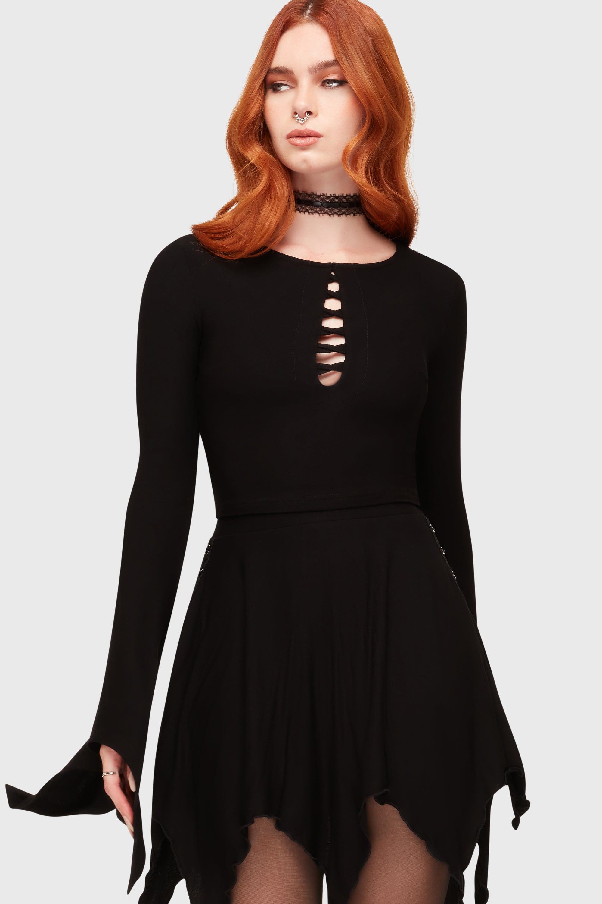 Liliths Lust Crop Langarmshirt - Black