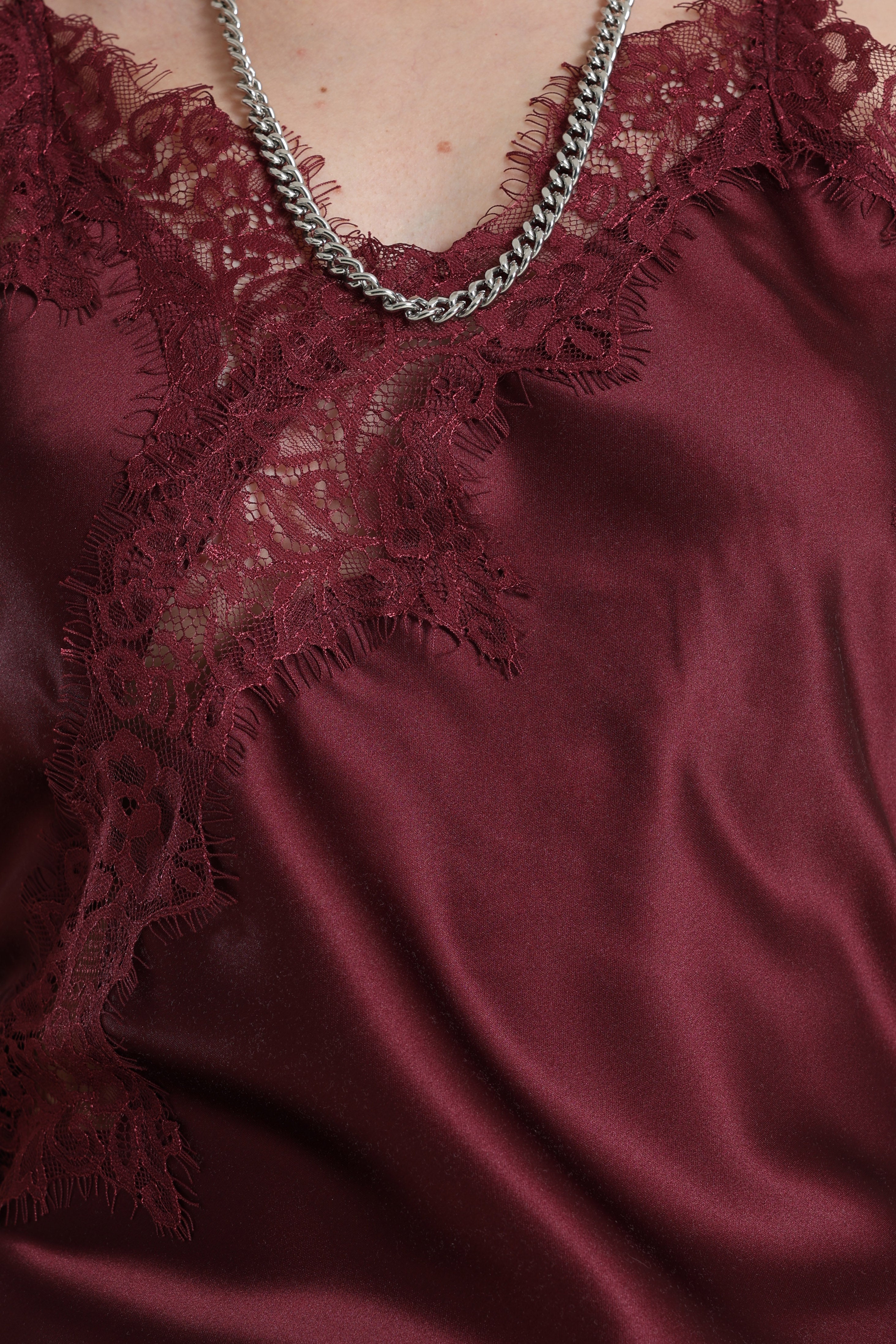 Asymmetrisches Satinkleid - Burgundy