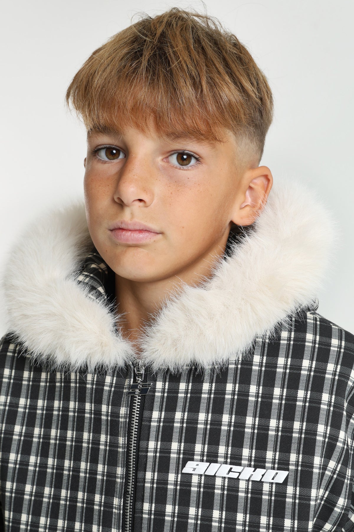 Strickjacke - Schwarz + Offwhite