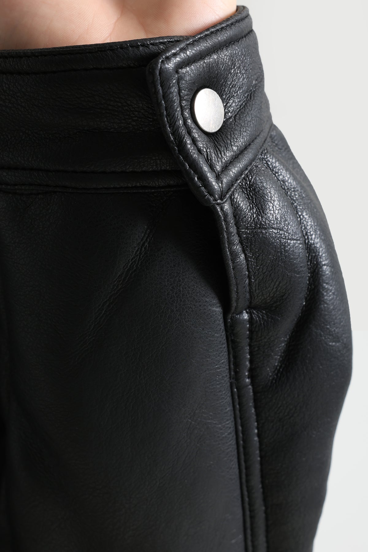Gefütterte Kunstlederjacke - Black