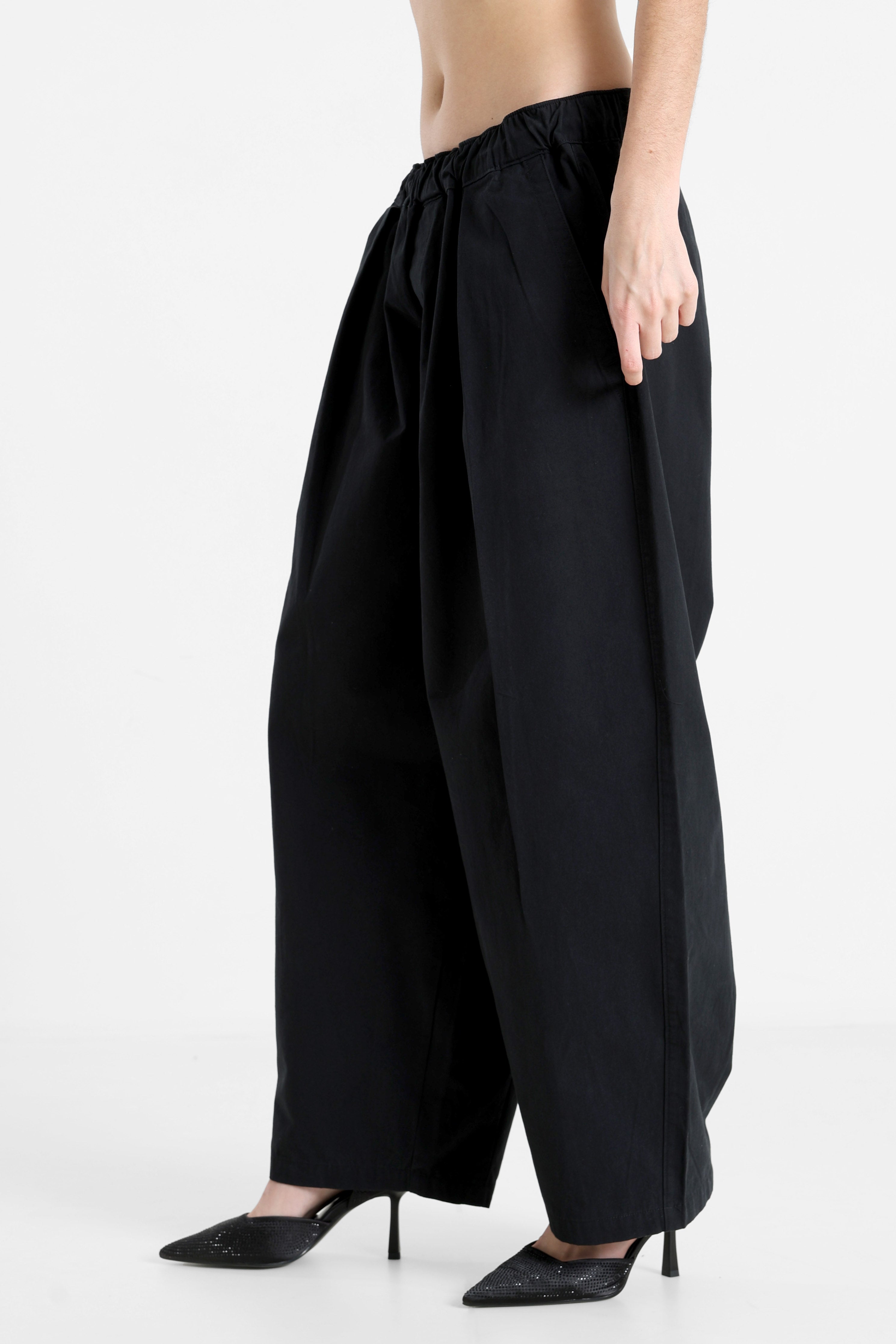 Barrel fit fabric trousers - black