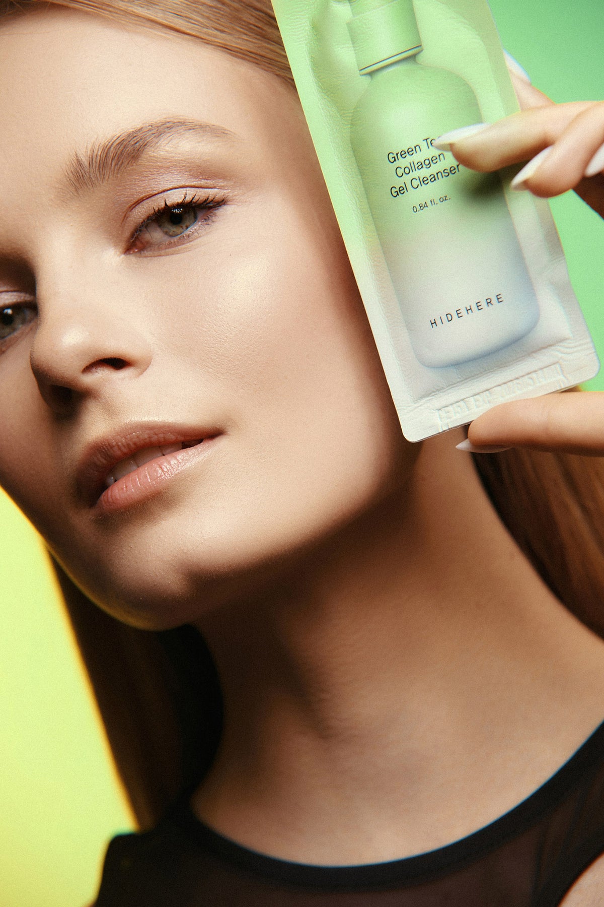 Gel detergente al collagene e tè verde - Green + Offwhite