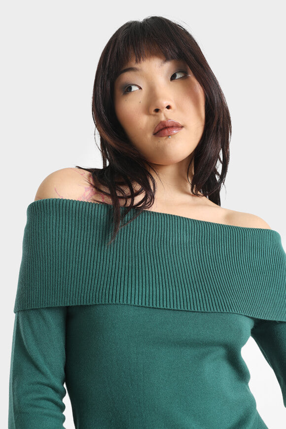 Pull court off shoulder en tricot fin - Vert foncé