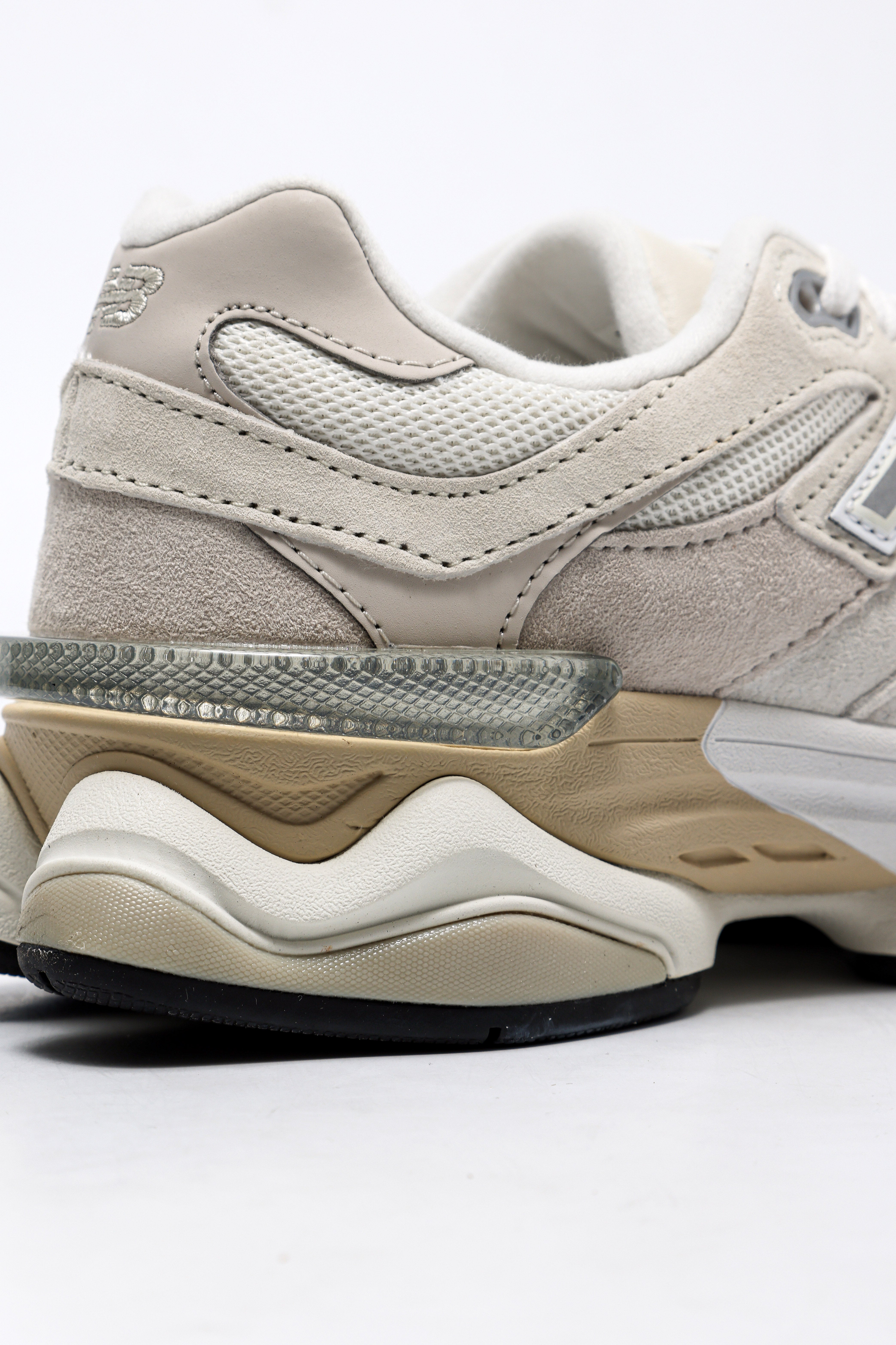 9060 Sneaker - Sea Salt