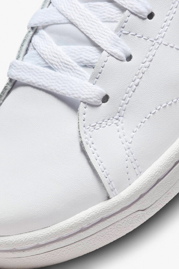 Court Royale 2 sneakers - White + Blue Tint