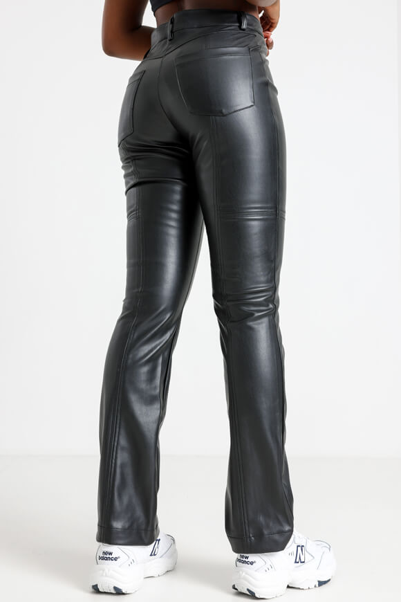 Pantaloni a gamba tesa in ecopelle - nero