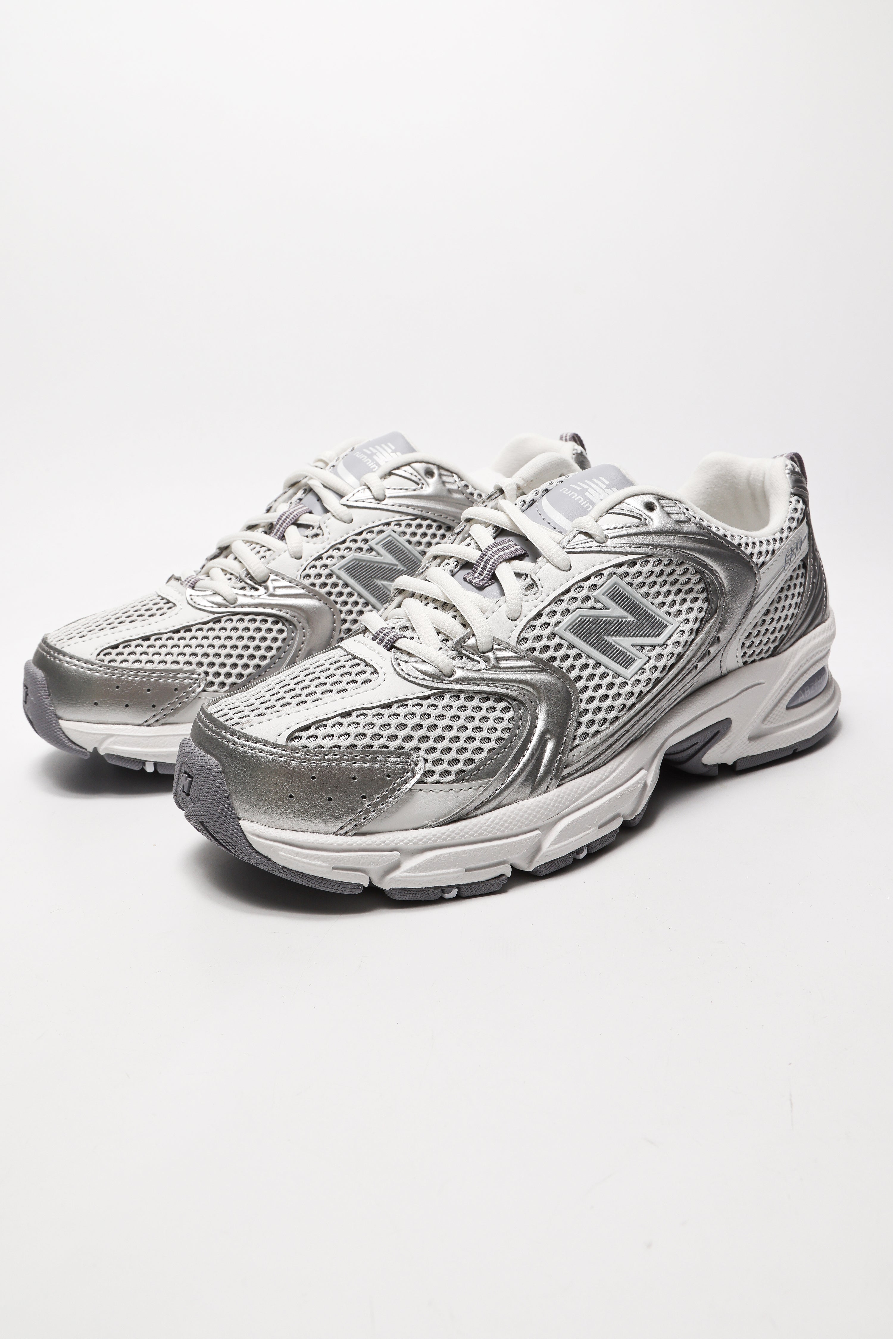 530 Tech Mesh Sneaker