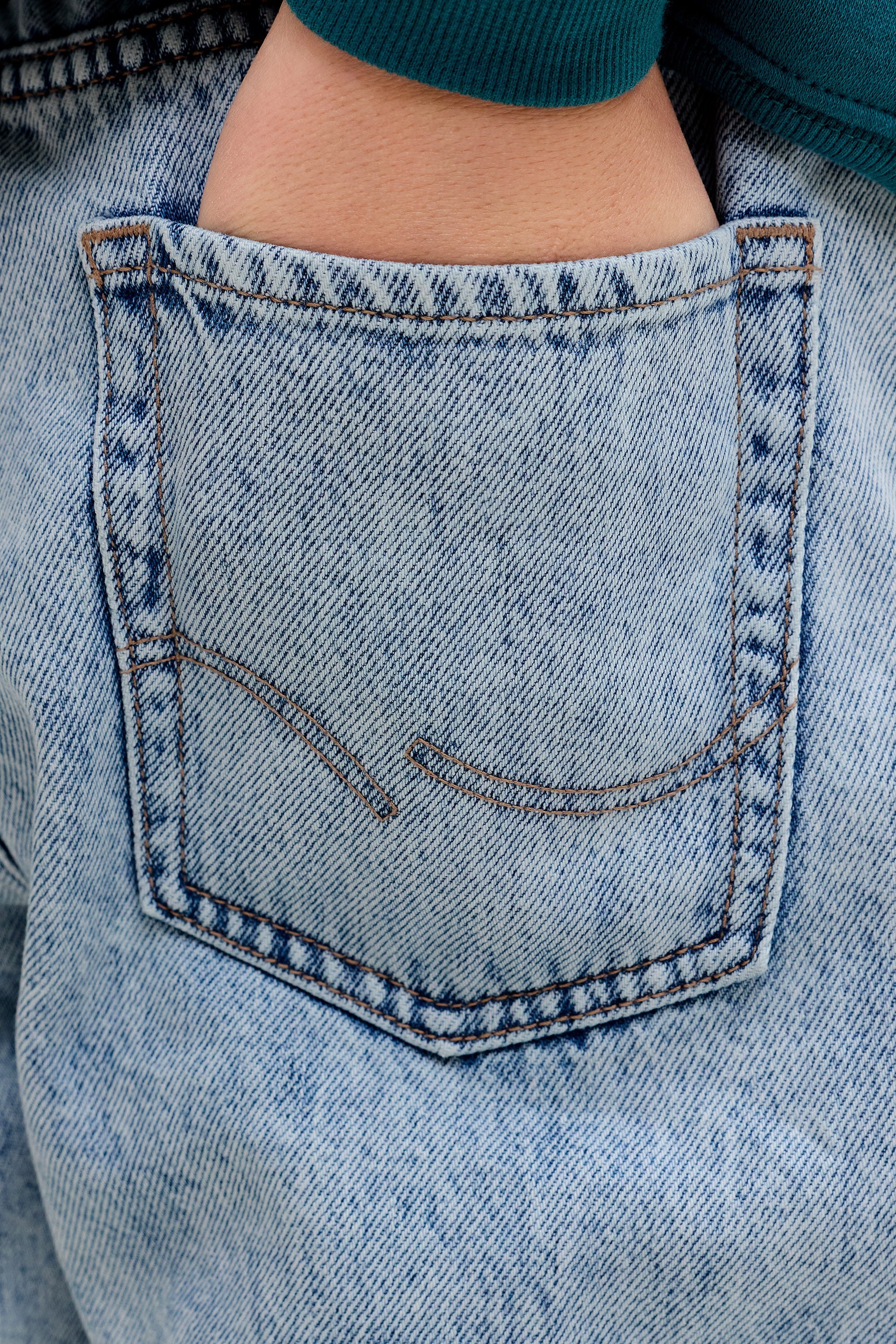 Chris Relaxed Fit Jeans - Blue Denim