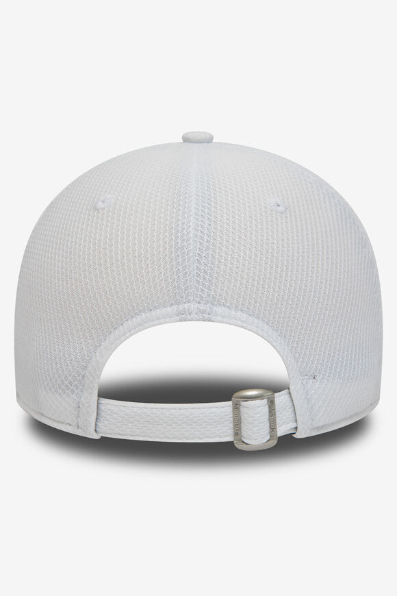 9Forty Cap / Strapback - White + Black