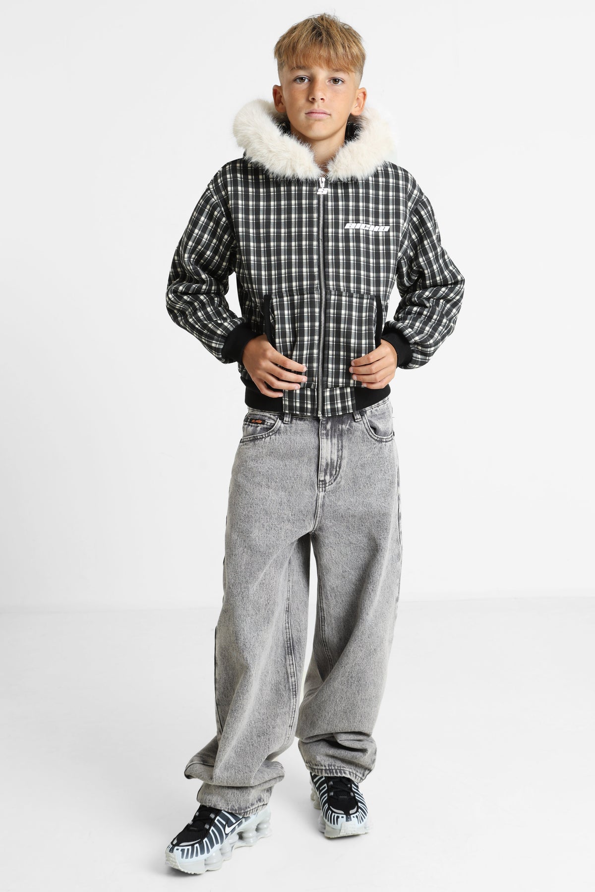 Strickjacke - Schwarz + Offwhite