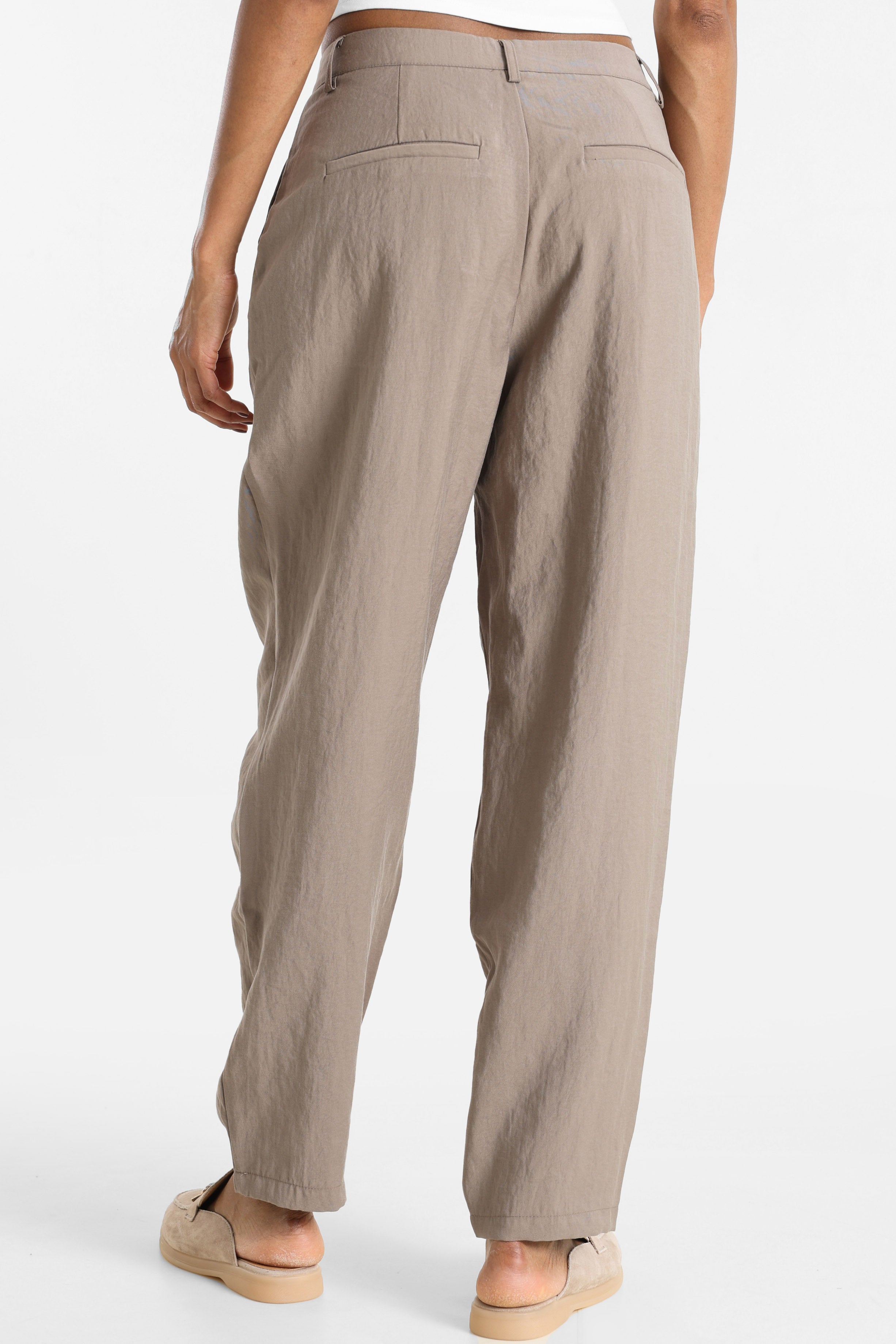 ONLRINIA Barrel Fit Stoffhose - Walnut
