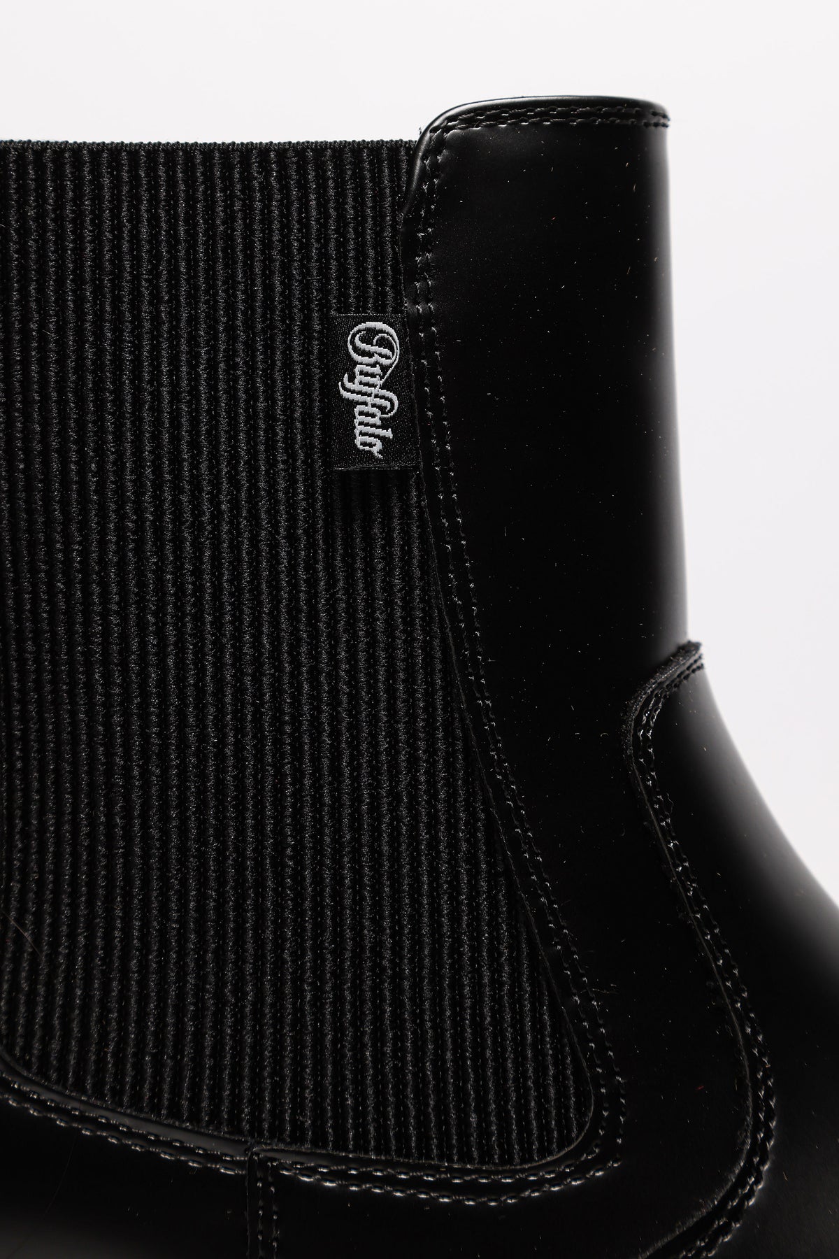 Vegan Aspen Plateau Chelsea Stiefelette - Black