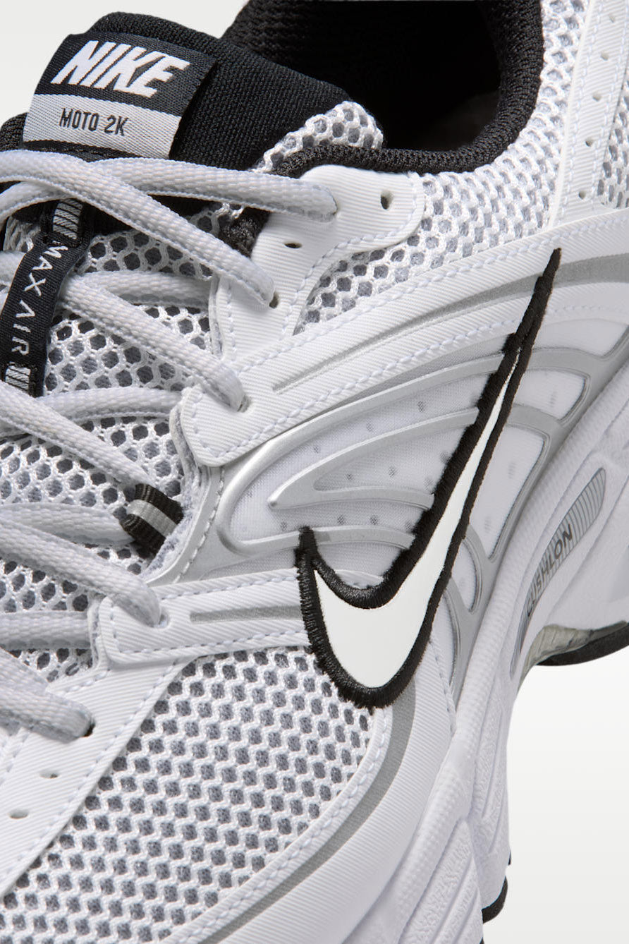 Air Max Moto 2K sneakers - White + Metallic Silver + Black