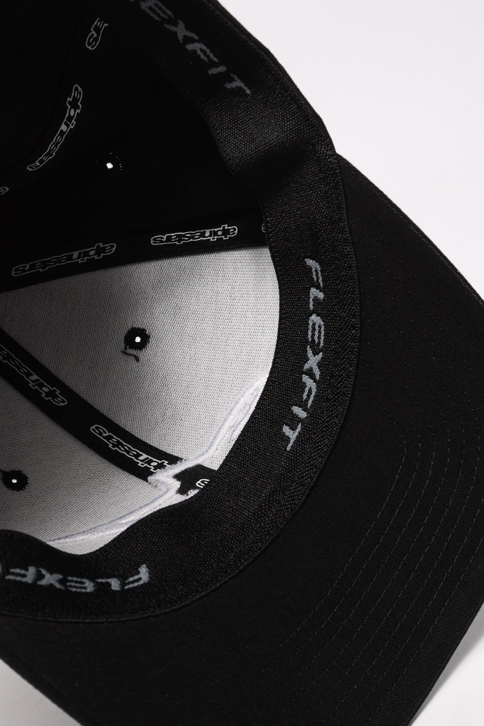 Flexfit Cap - Black + White