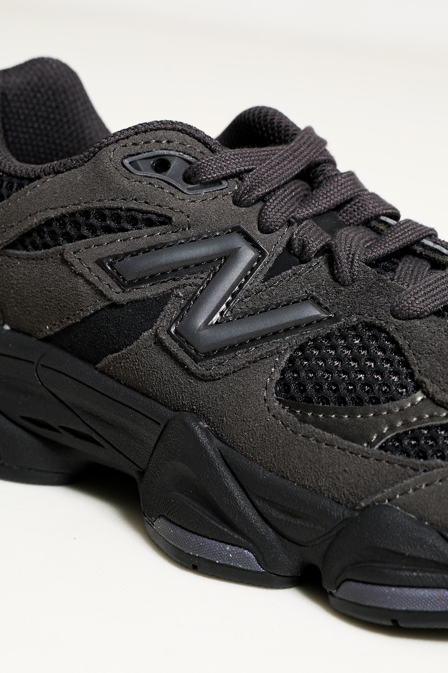 9060 Lace sneakers - Black + Neptune Grey