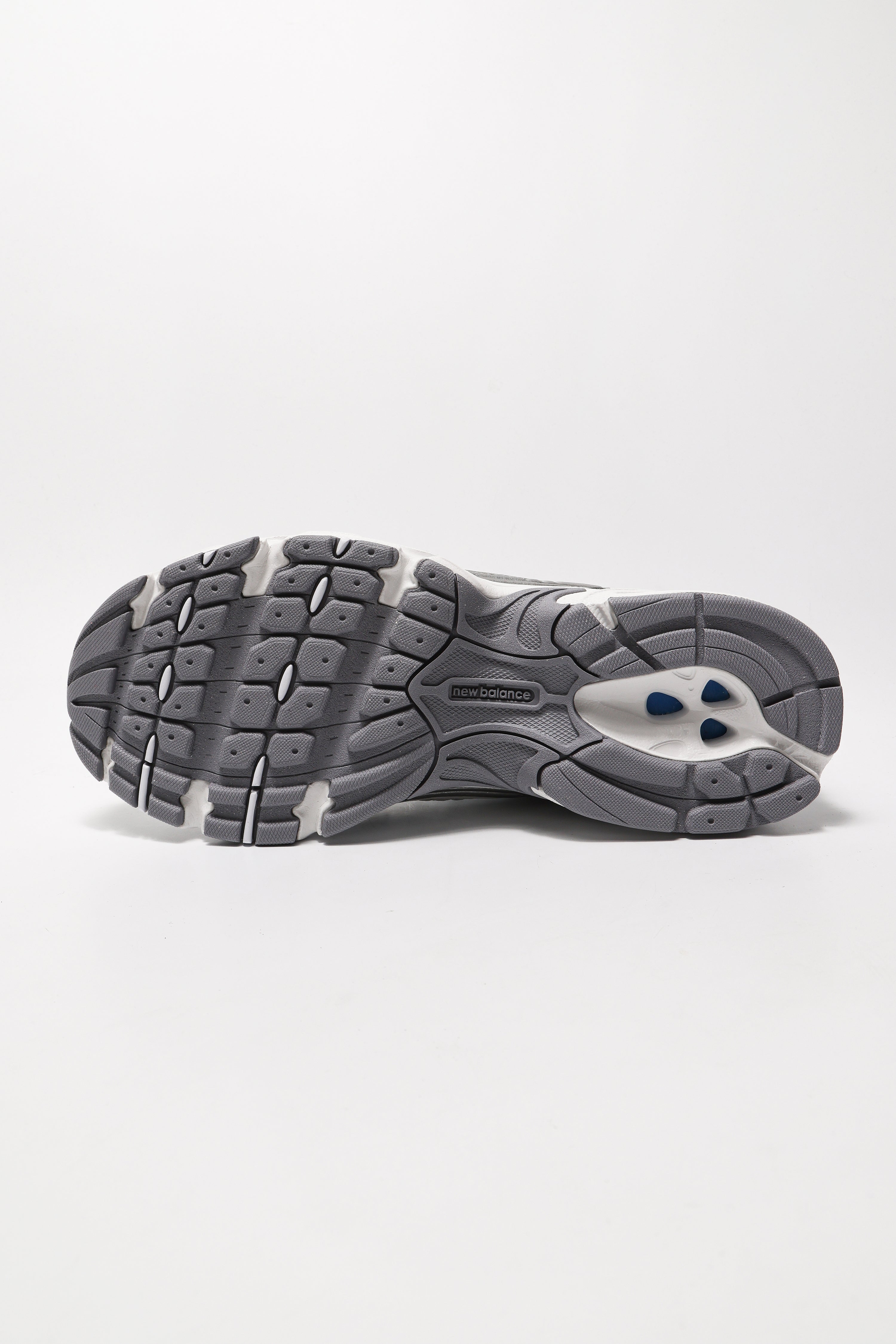 530 Tech Mesh Sneaker