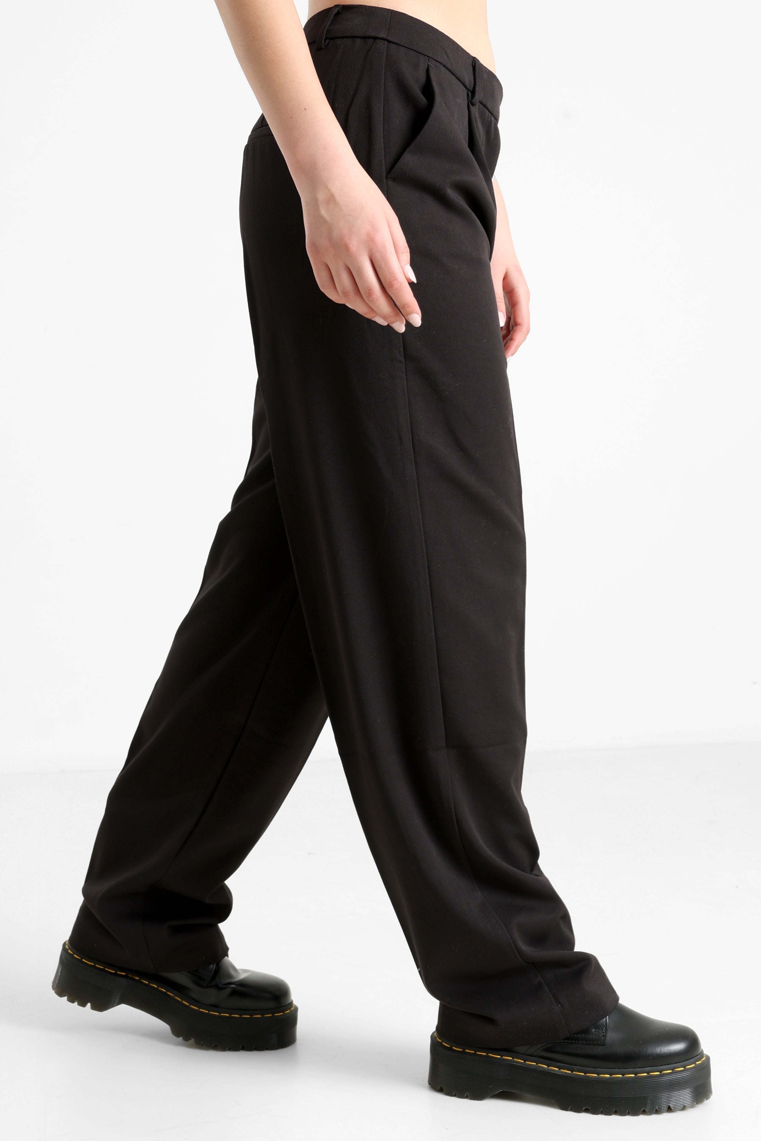 ONLSULAJMA Fabric pants L32 - Black