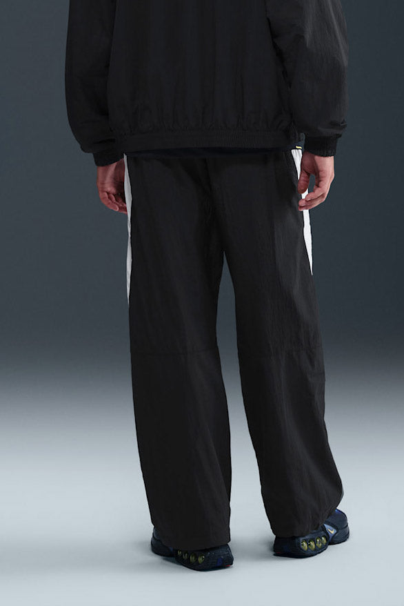 Woven training pants - Black + White