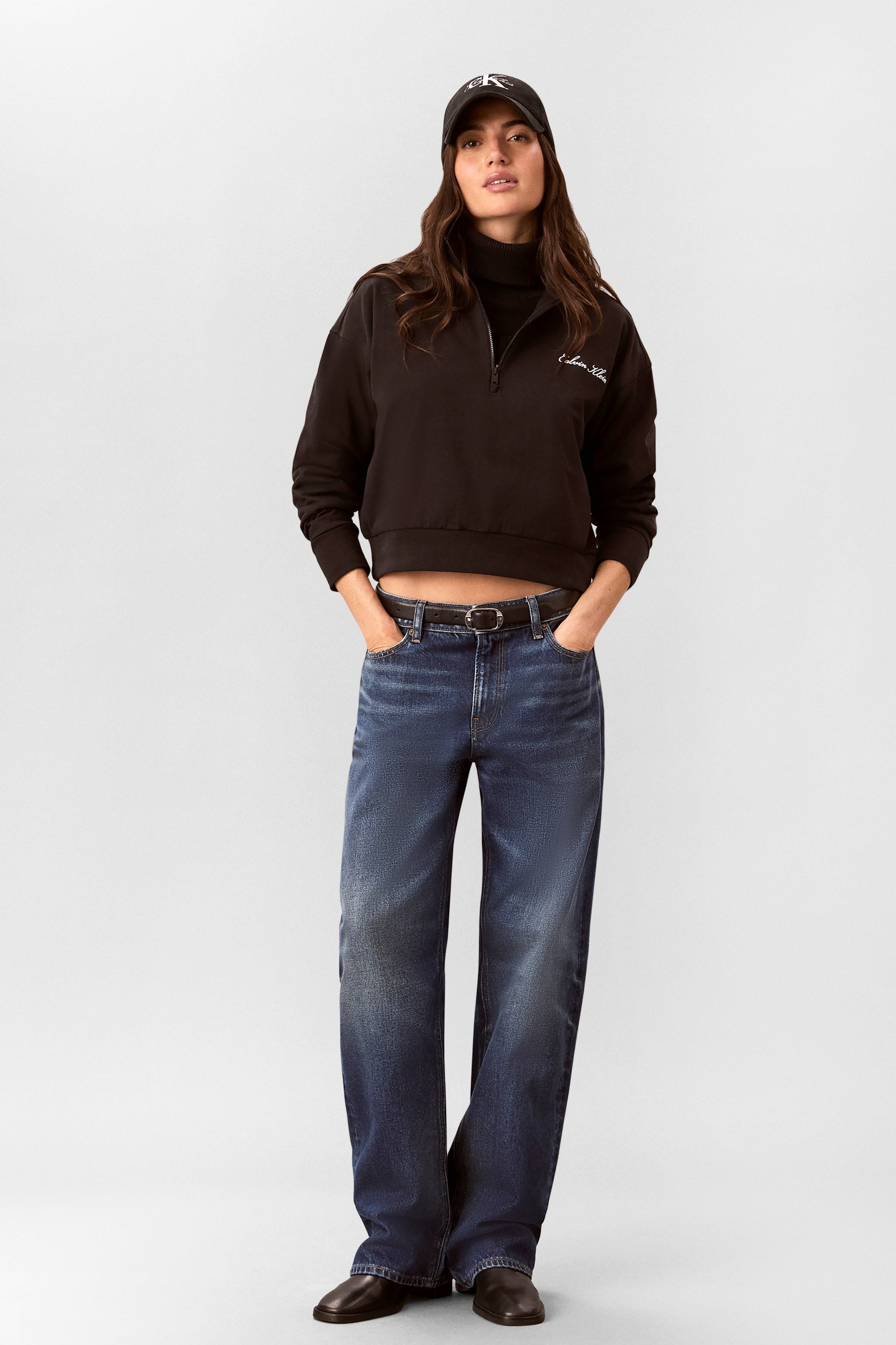 Crop Sweatshirt - Black