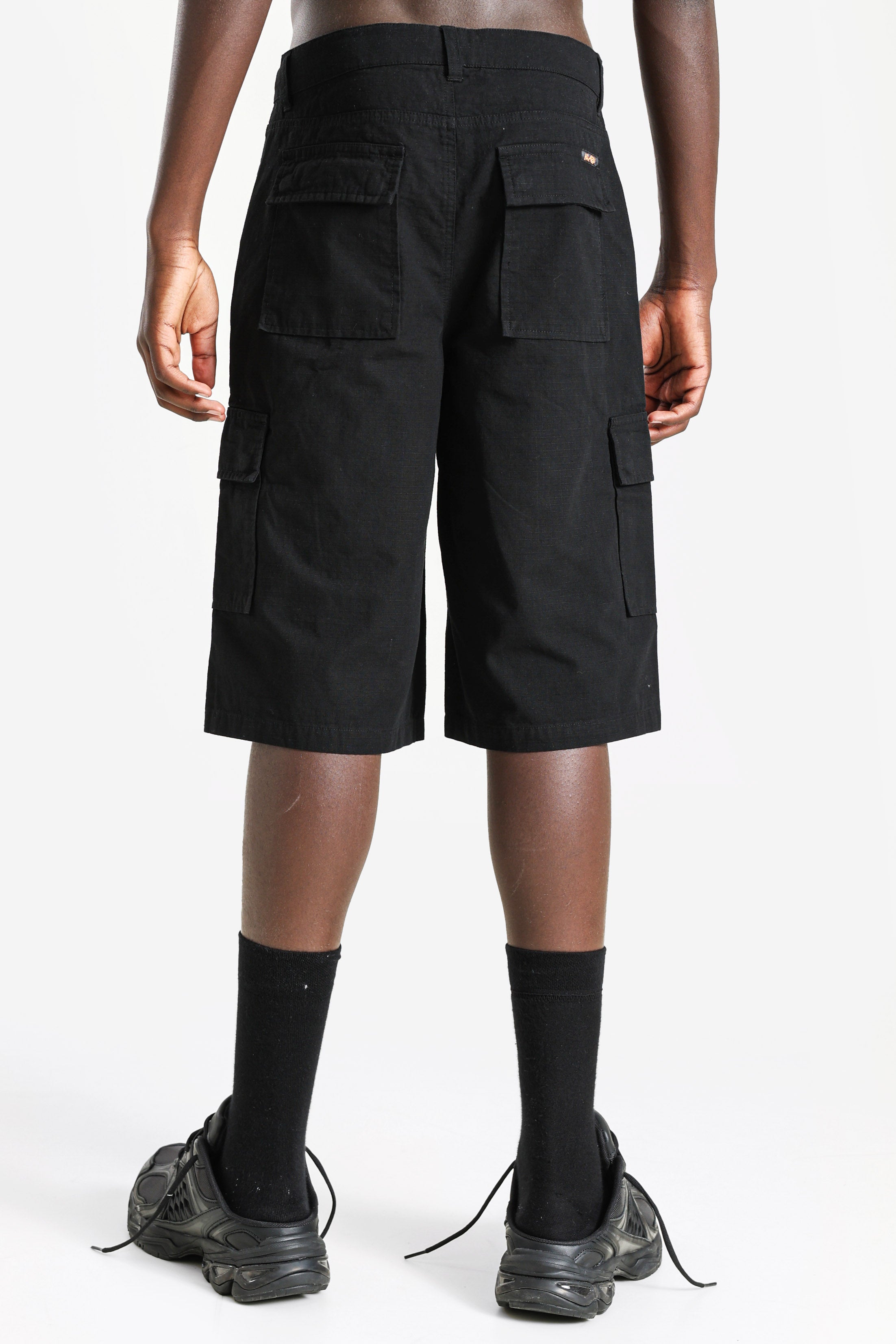 Cargo Bermuda shorts in fabric - Black