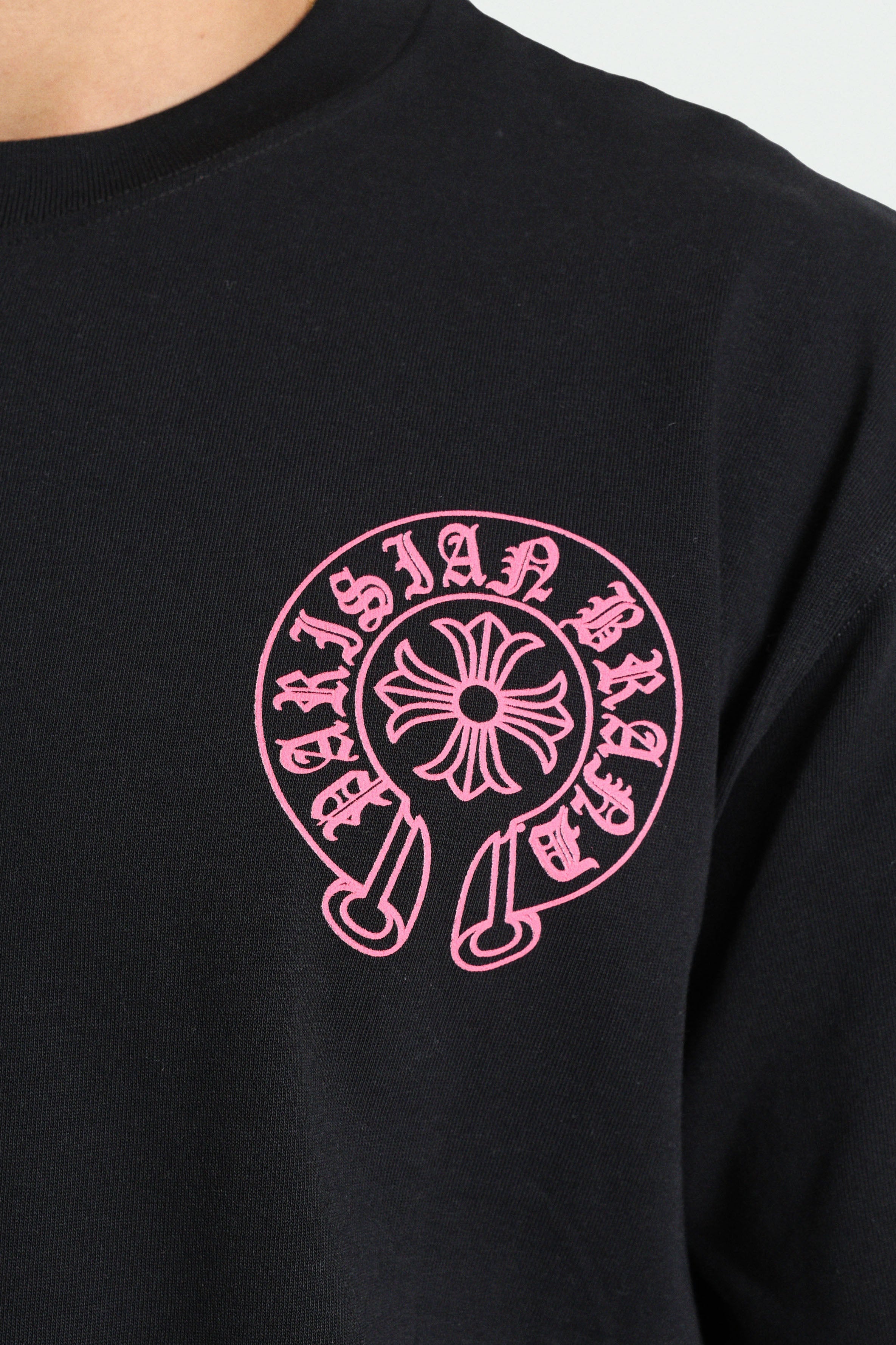 T-shirt - Black + Pink