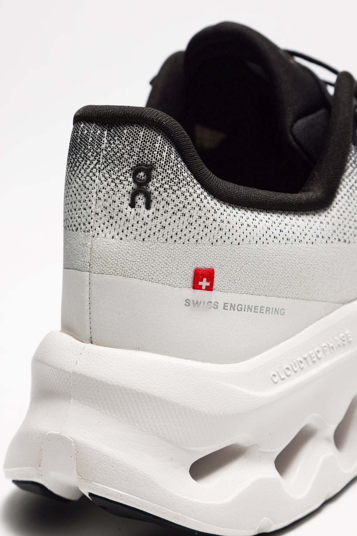 Cloudtilt sneakers - Black + Ivory
