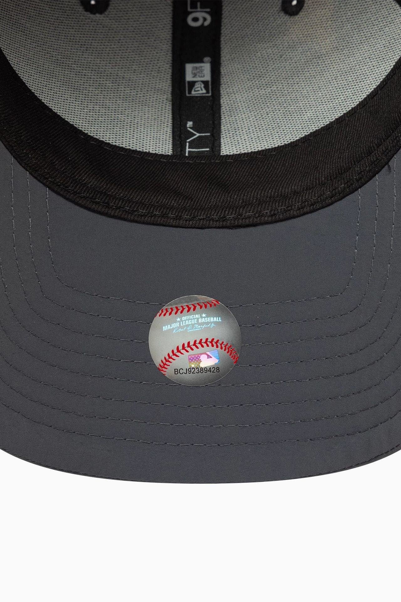 9Forty Cap / Strapback - Dark Grey + Light Blue