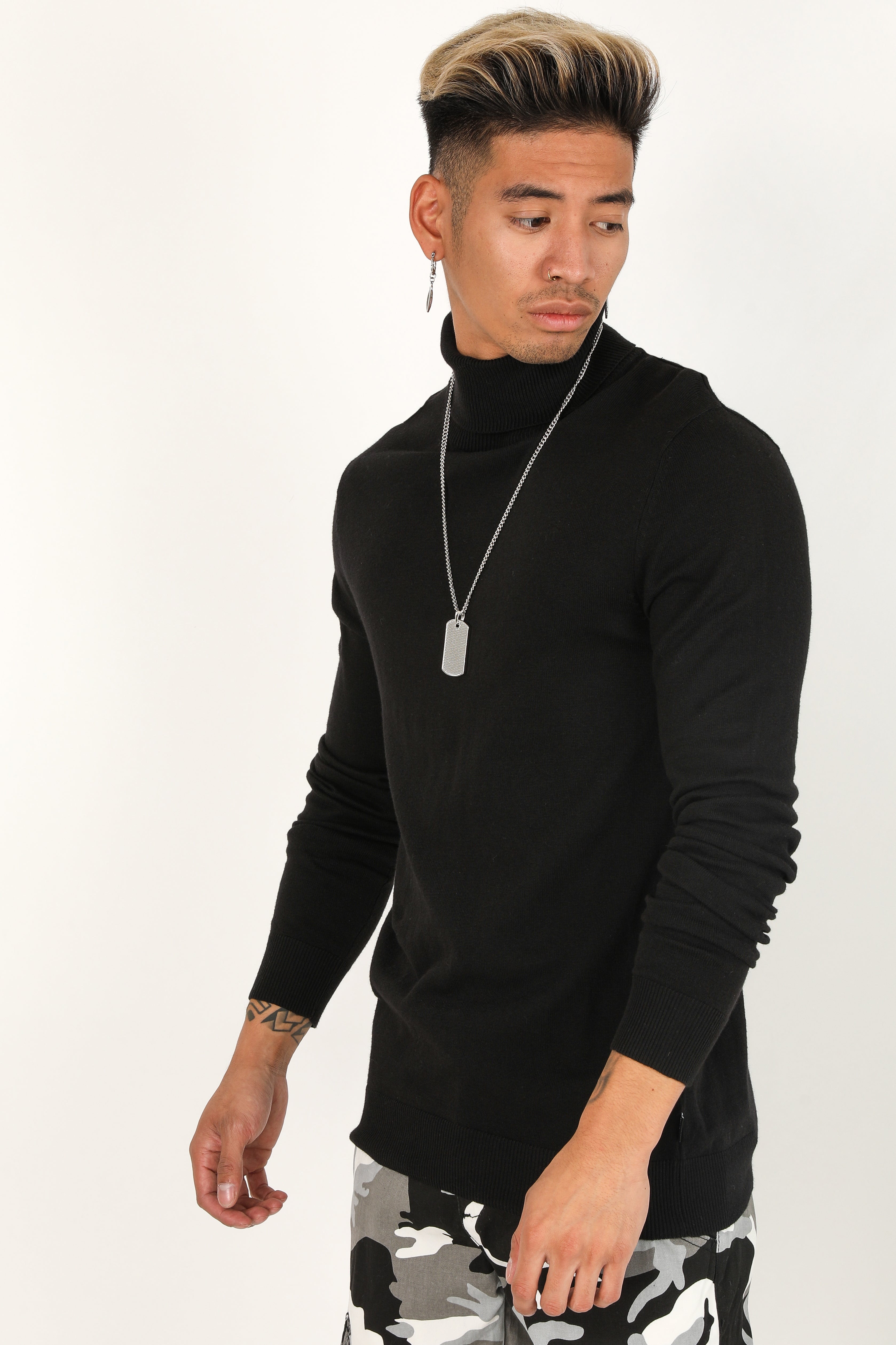 Fine knit sweater - black