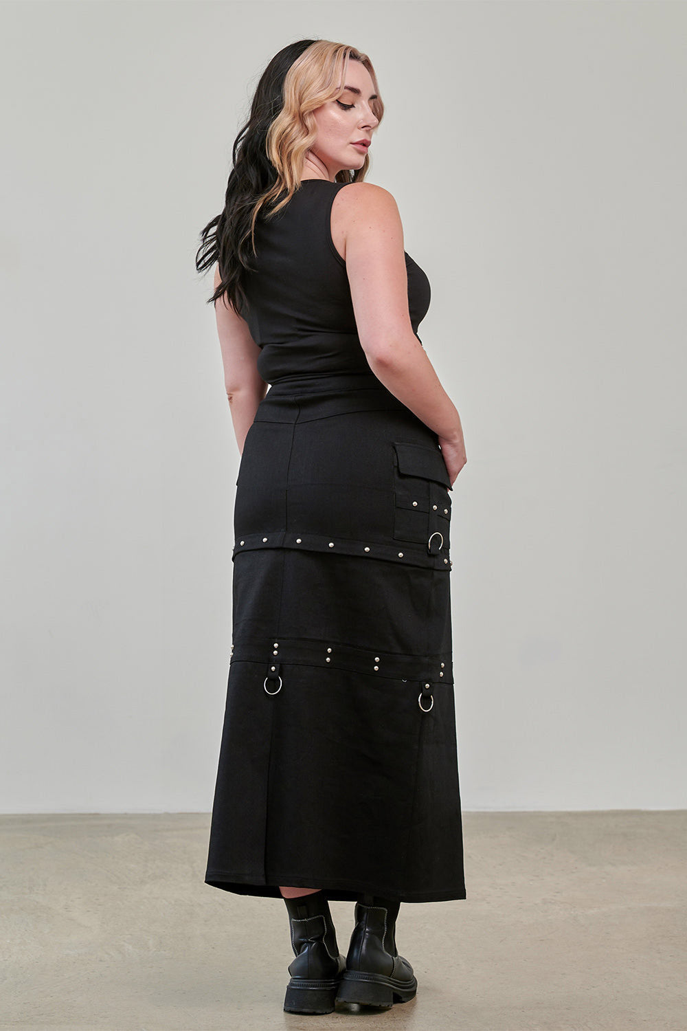 Dark Vixen Crop Top mit Nieten - Black