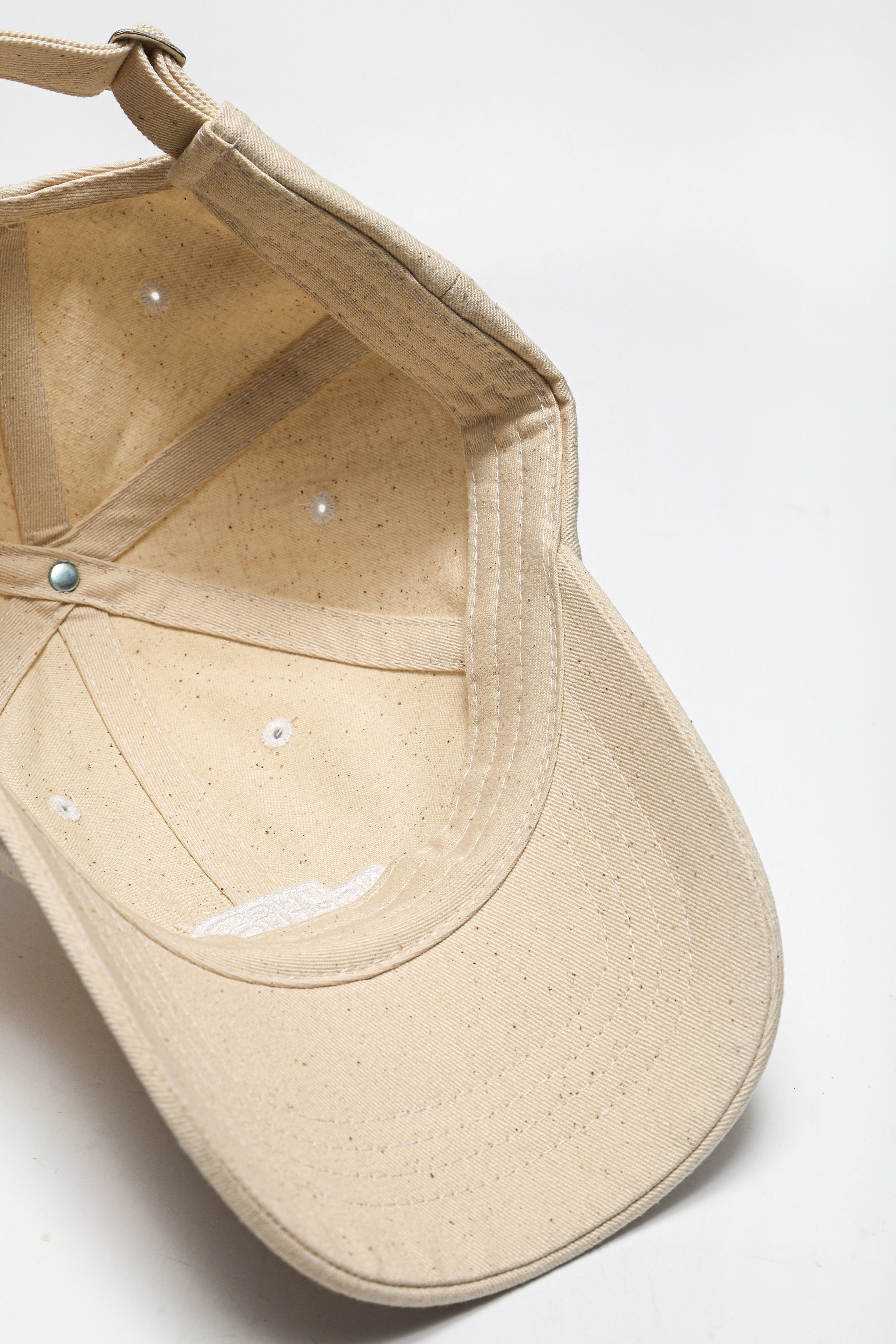 Strapback Cap - White Dune