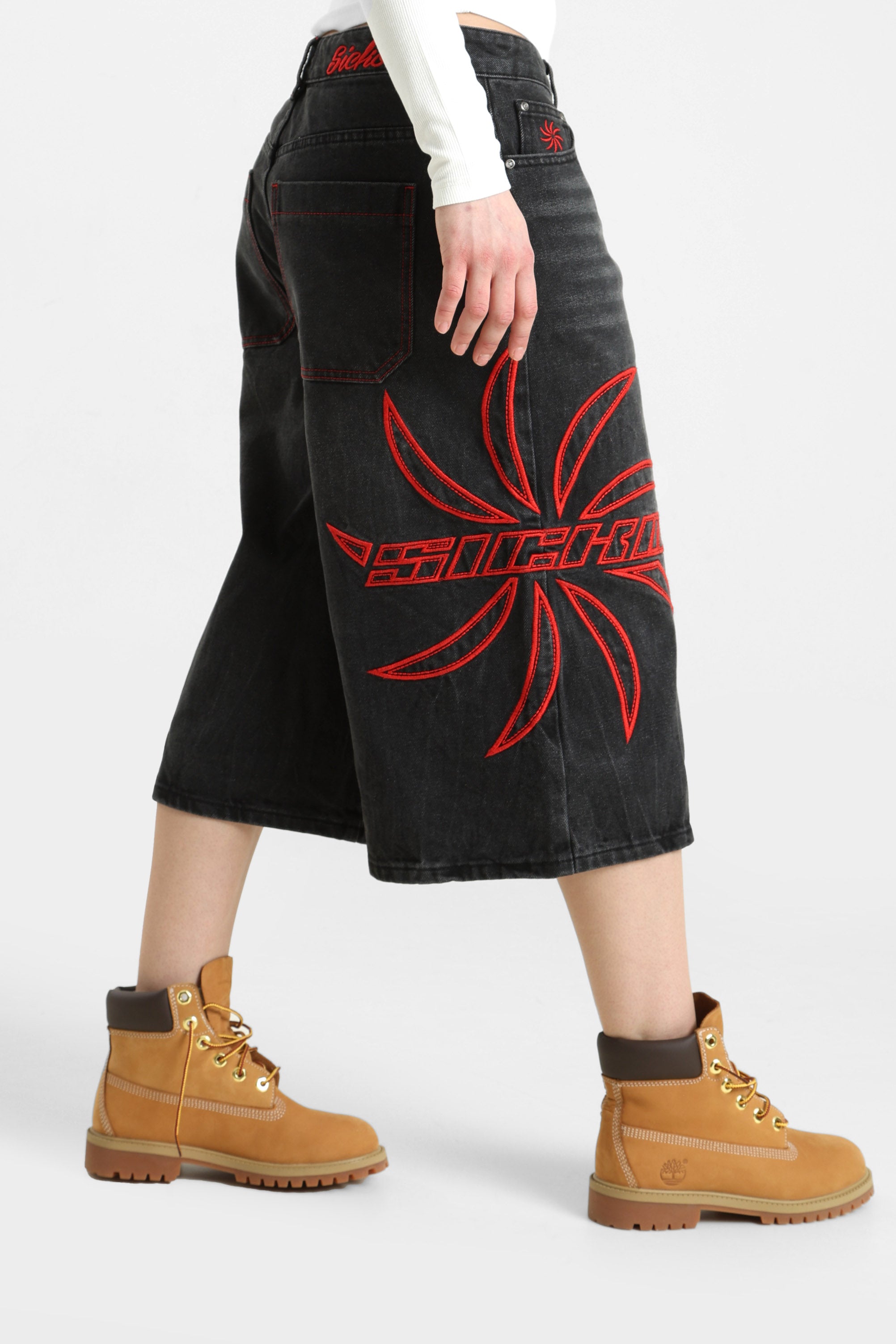 Jeansshorts - Schwarz + Rot