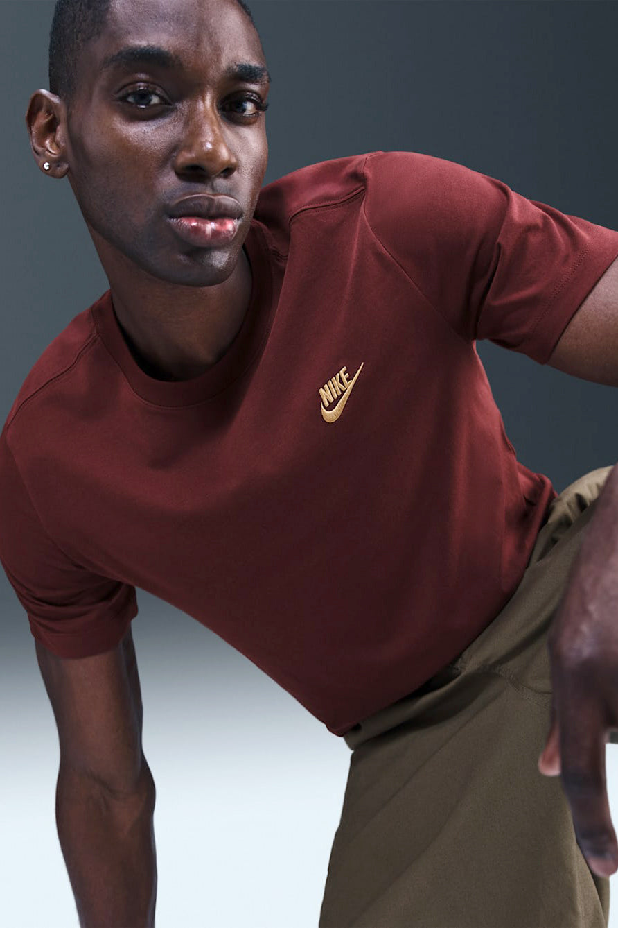 Sportswear Club t-shirt - Dark Team Red