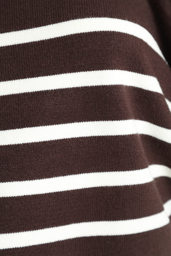 Pull ample en tricot - Brun foncé + Blanc