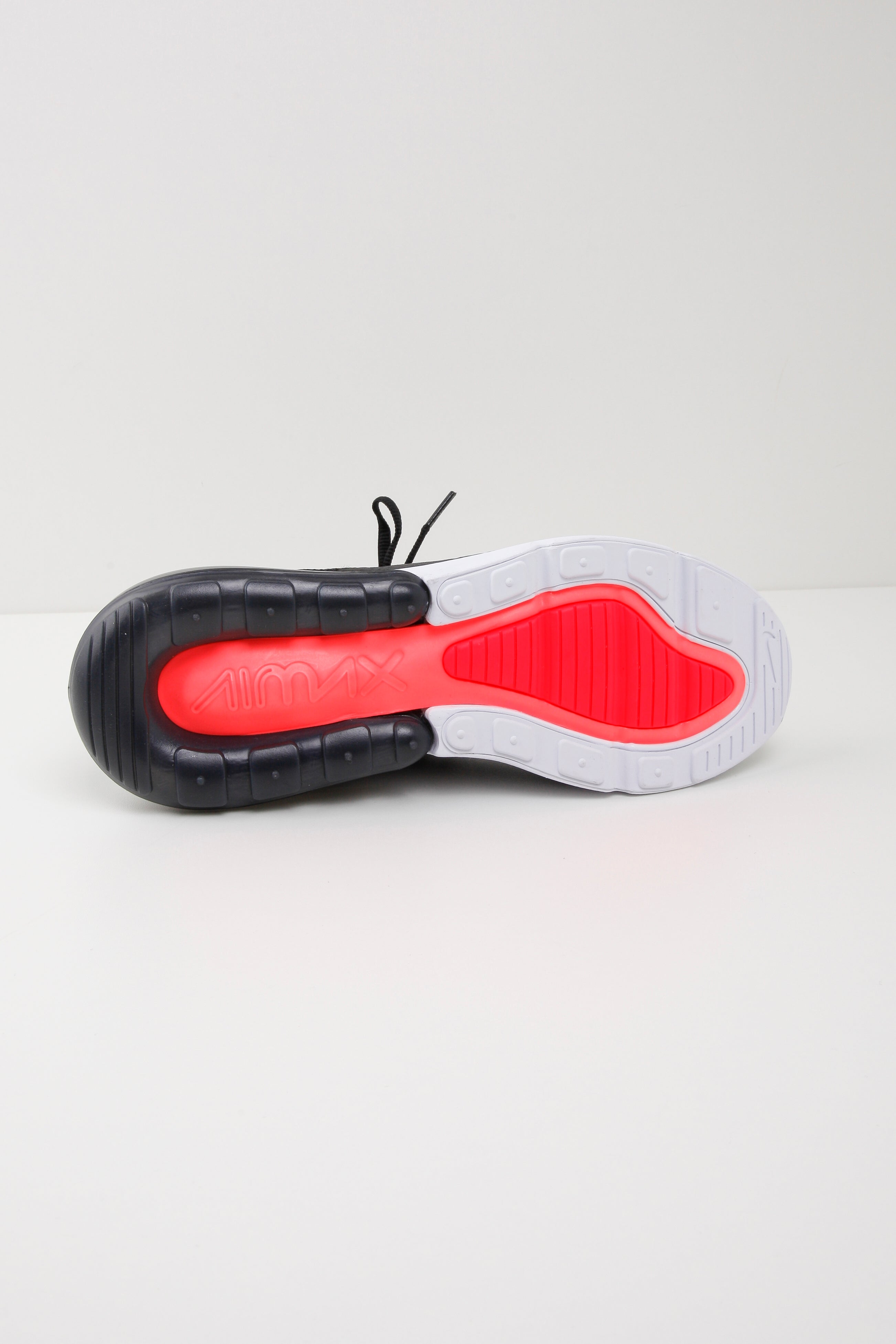 Baskets Air Max 270 - Noir + Blanc + Rouge Solaire