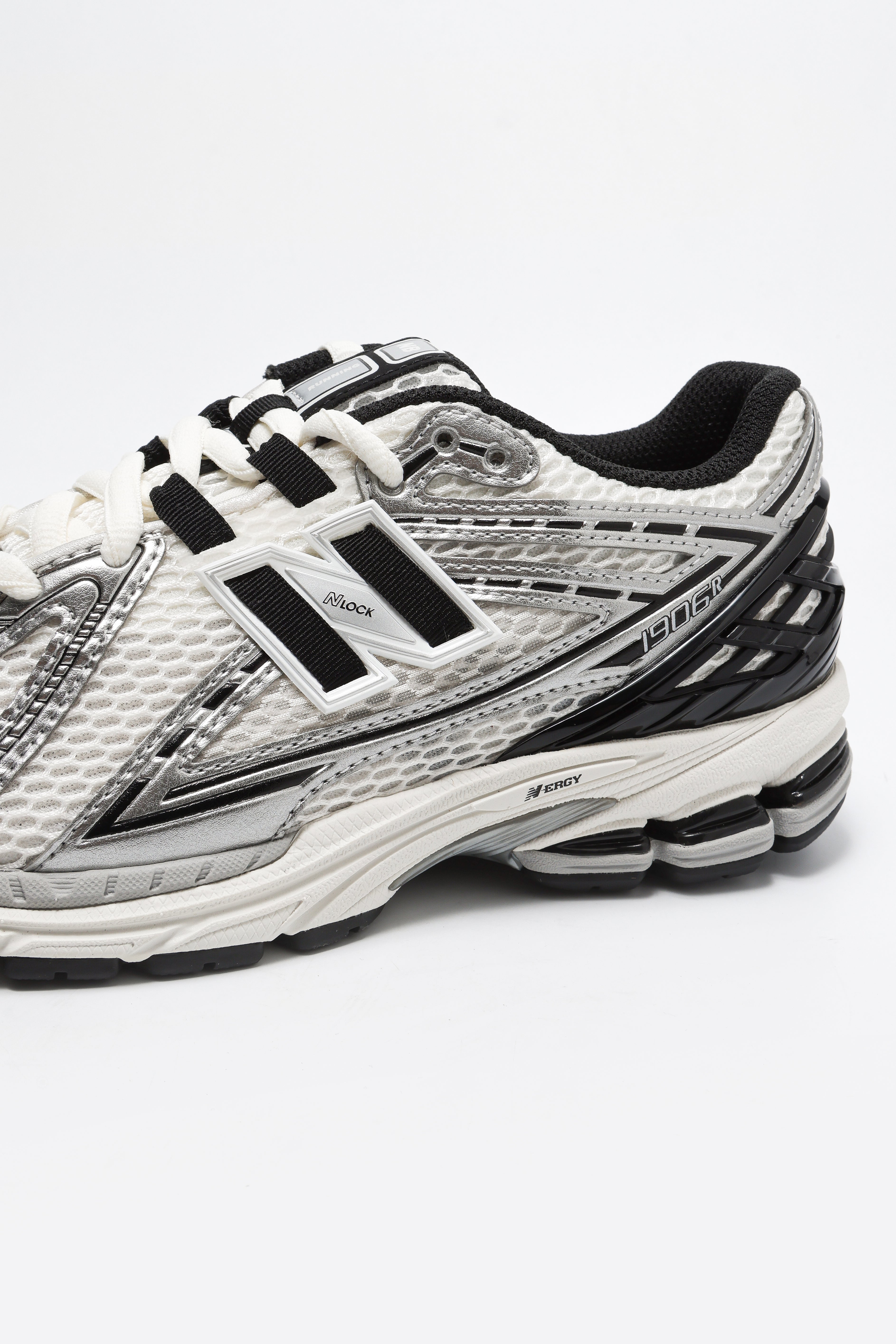 M1906 Sneaker - Sea Salt + Silver Metallic + Black