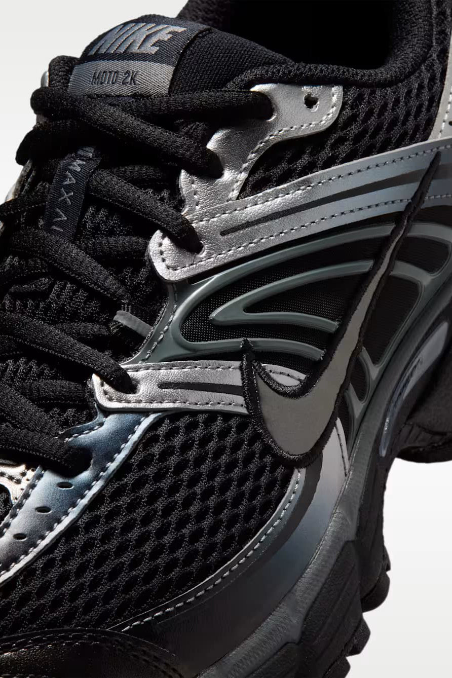 Air Max Moto 2K sneakers - Black + Smoke Grey
