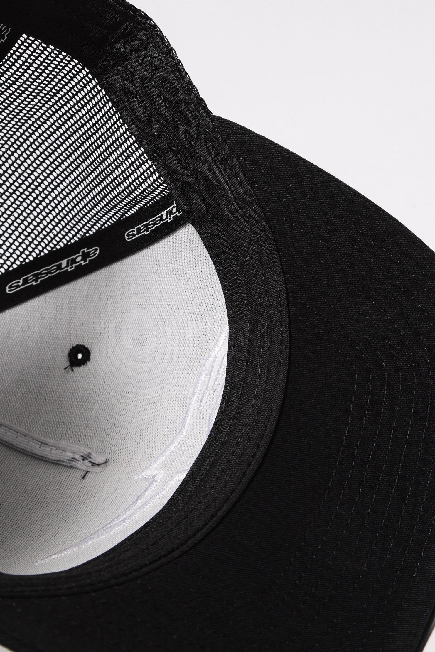 Trucker cap / snapback - Black