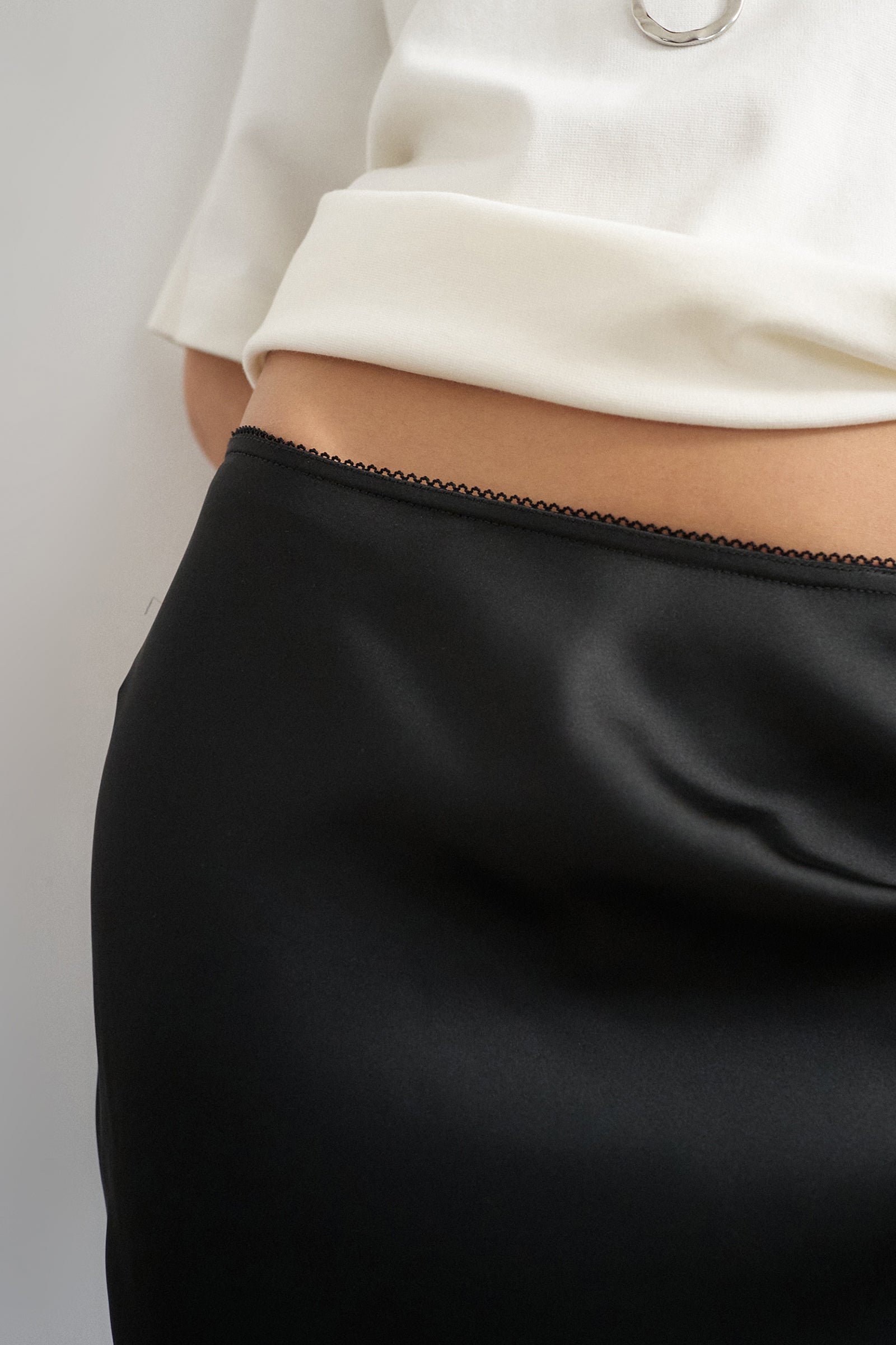 TSNINA Satin Midirock - Black