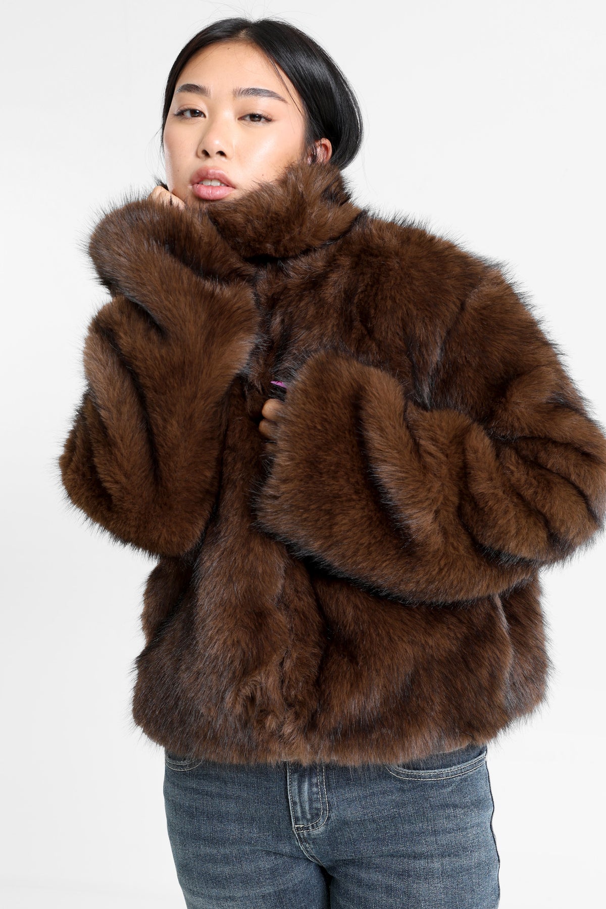 Cappotto corto in pelliccia sintetica - Brun