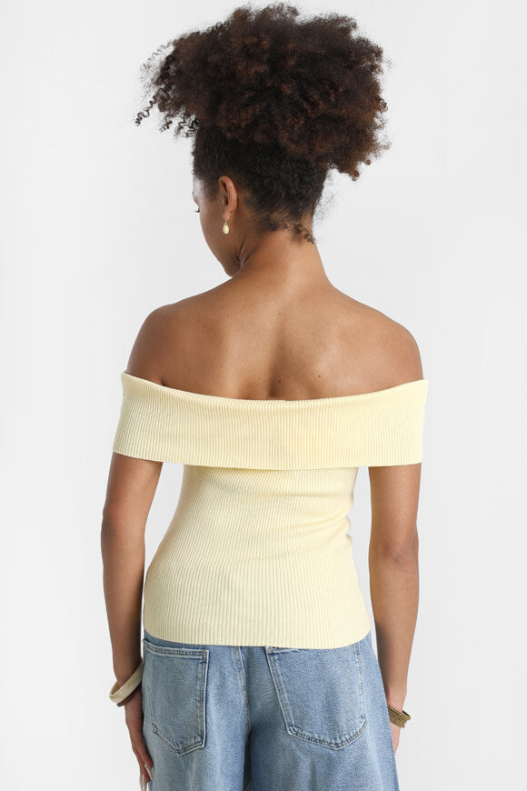 Top a coste in maglia off-shoulder - giallo chiaro