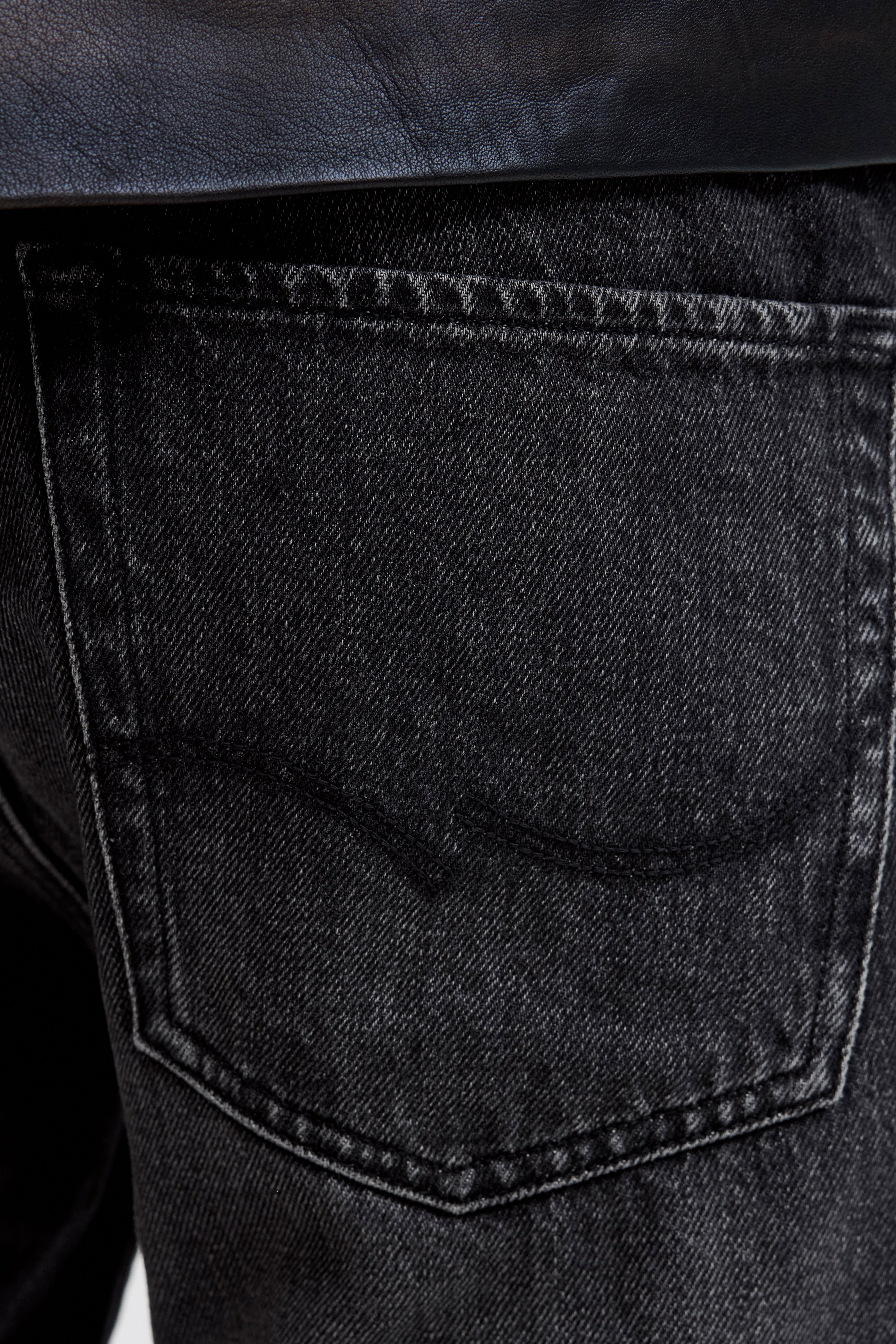 Chris Relaxed Fit Jeans L32 - Dark Grey Denim