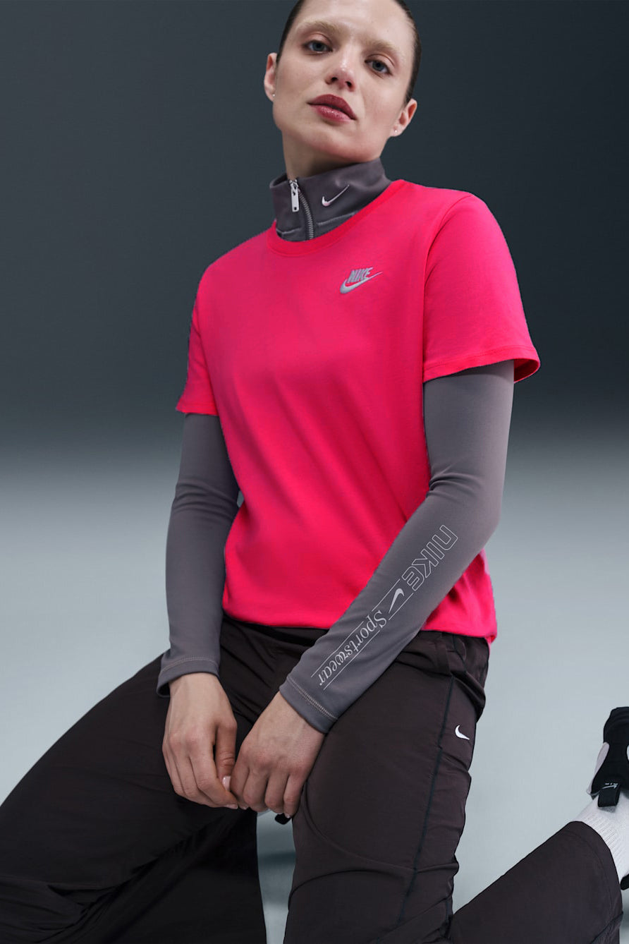 Sportswear Club Essentials T-Shirt - Rush Pink