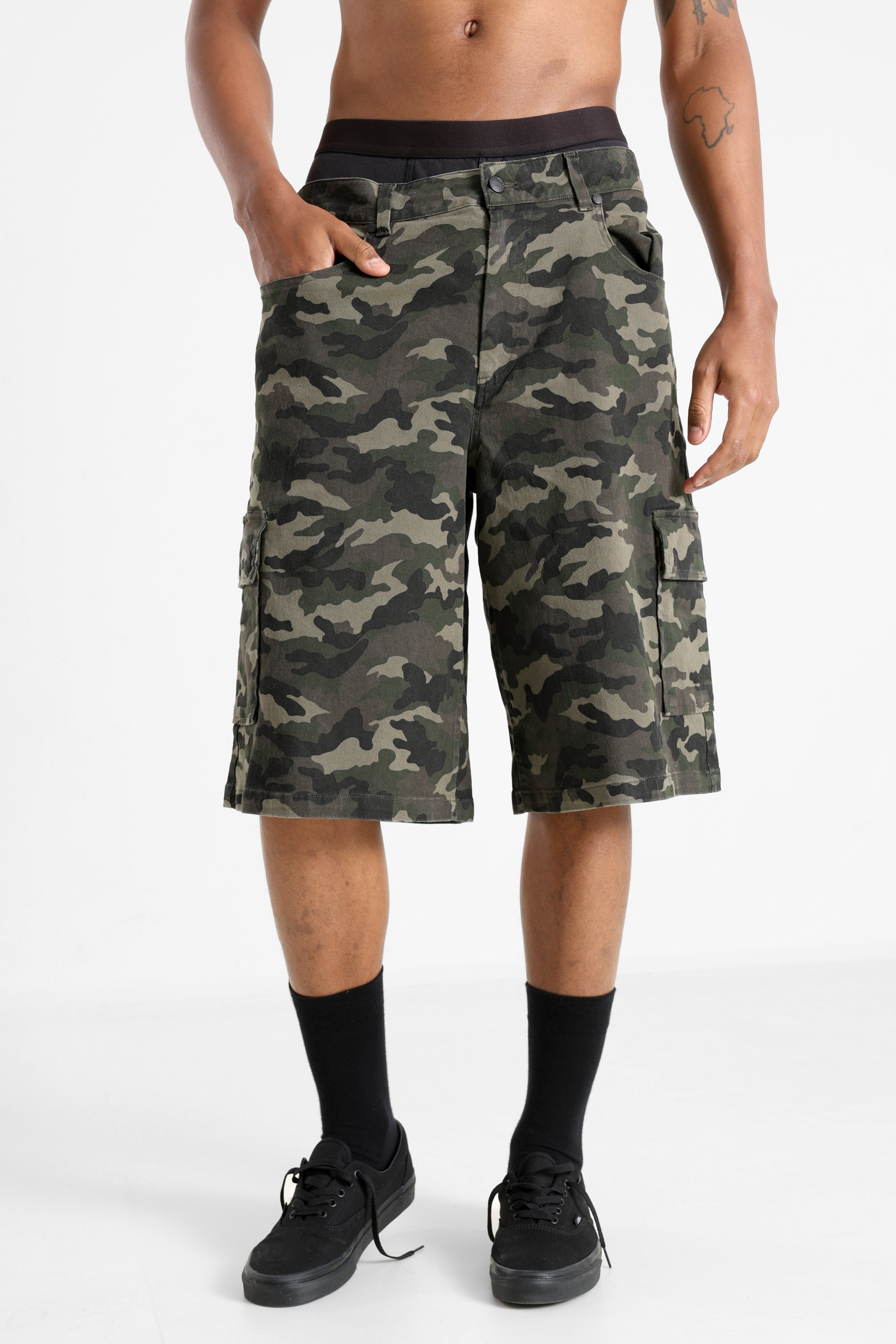Cargo Bermuda shorts in fabric - Vert Camouflage