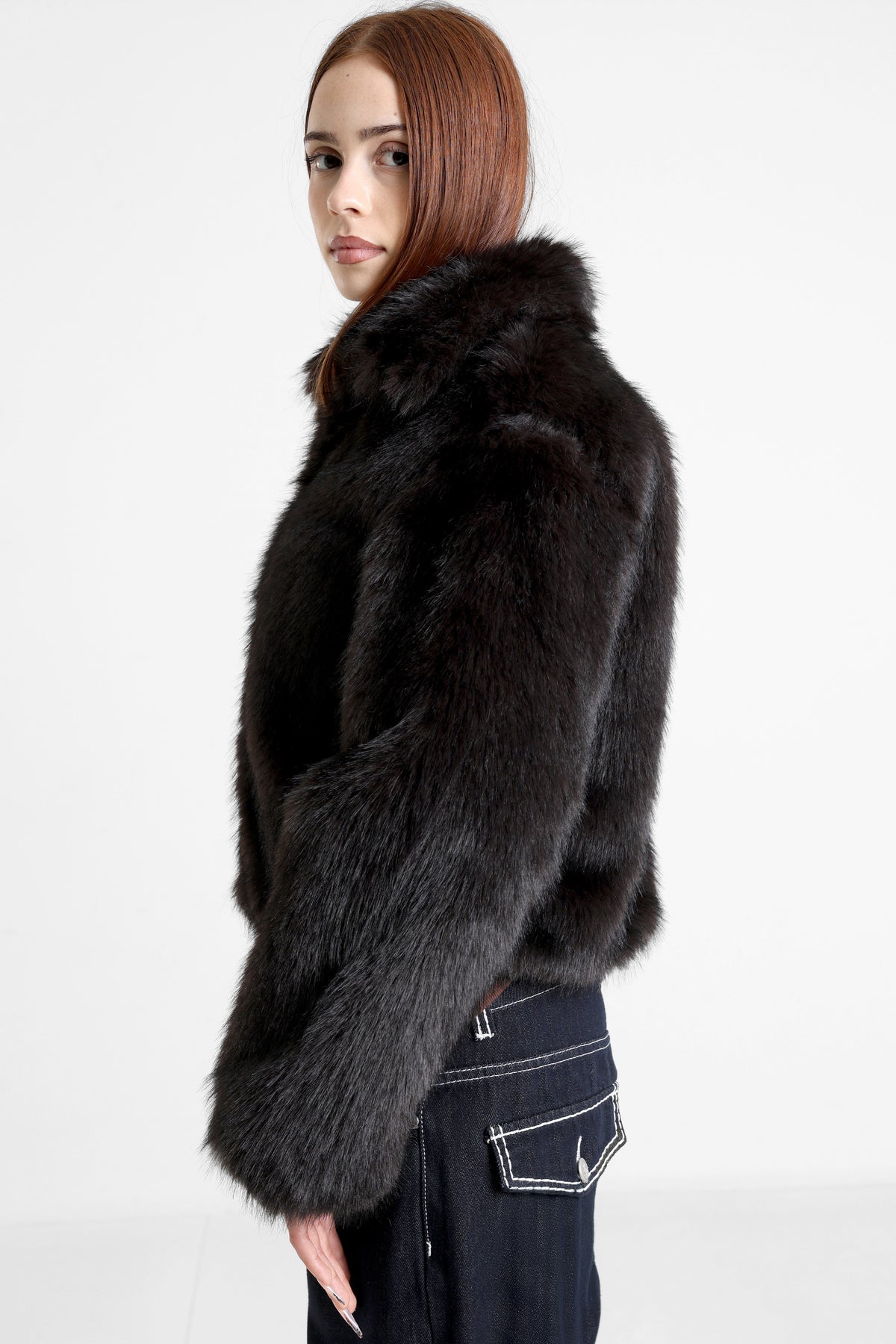 Short jacket in synthetic fur - Brun foncé